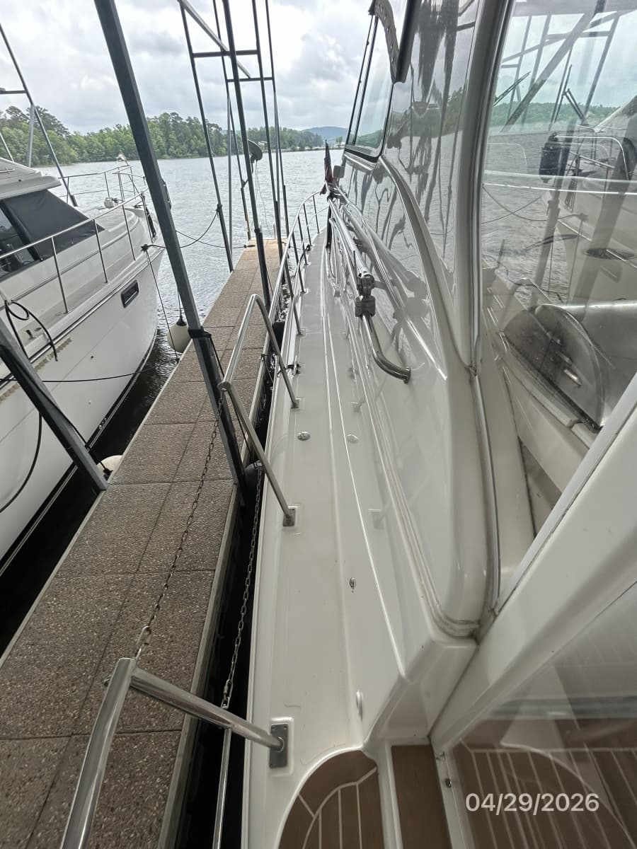 2000 Cruisers Yachts 4450 - Photo 12