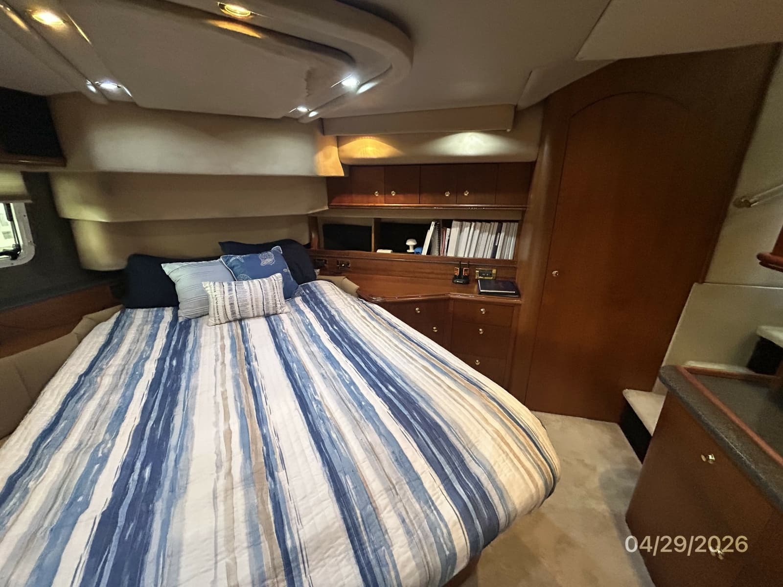 2000 Cruisers Yachts 4450 - Photo 42