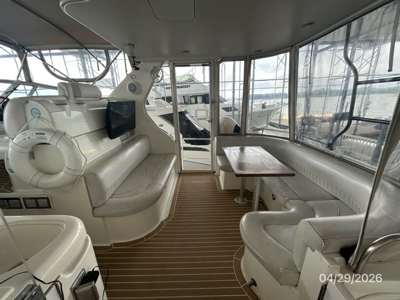 2000 Cruisers Yachts 4450 - Photo 25