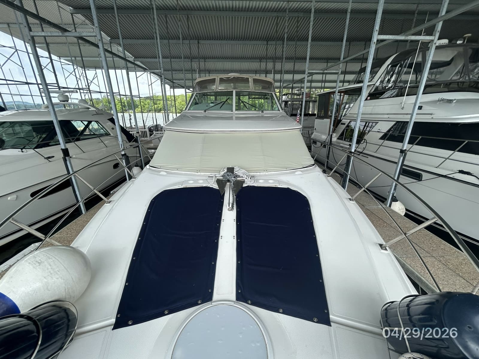 2000 Cruisers Yachts 4450 - Photo 9