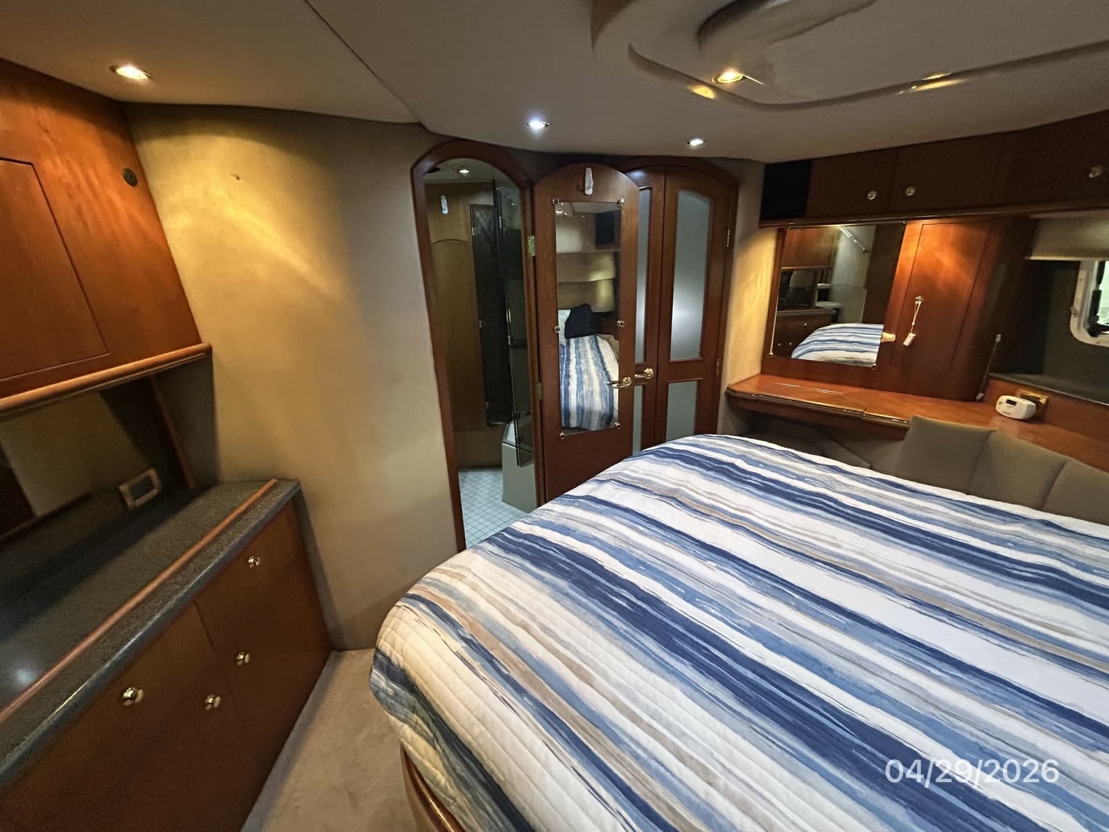 2000 Cruisers Yachts 4450 - Photo 43