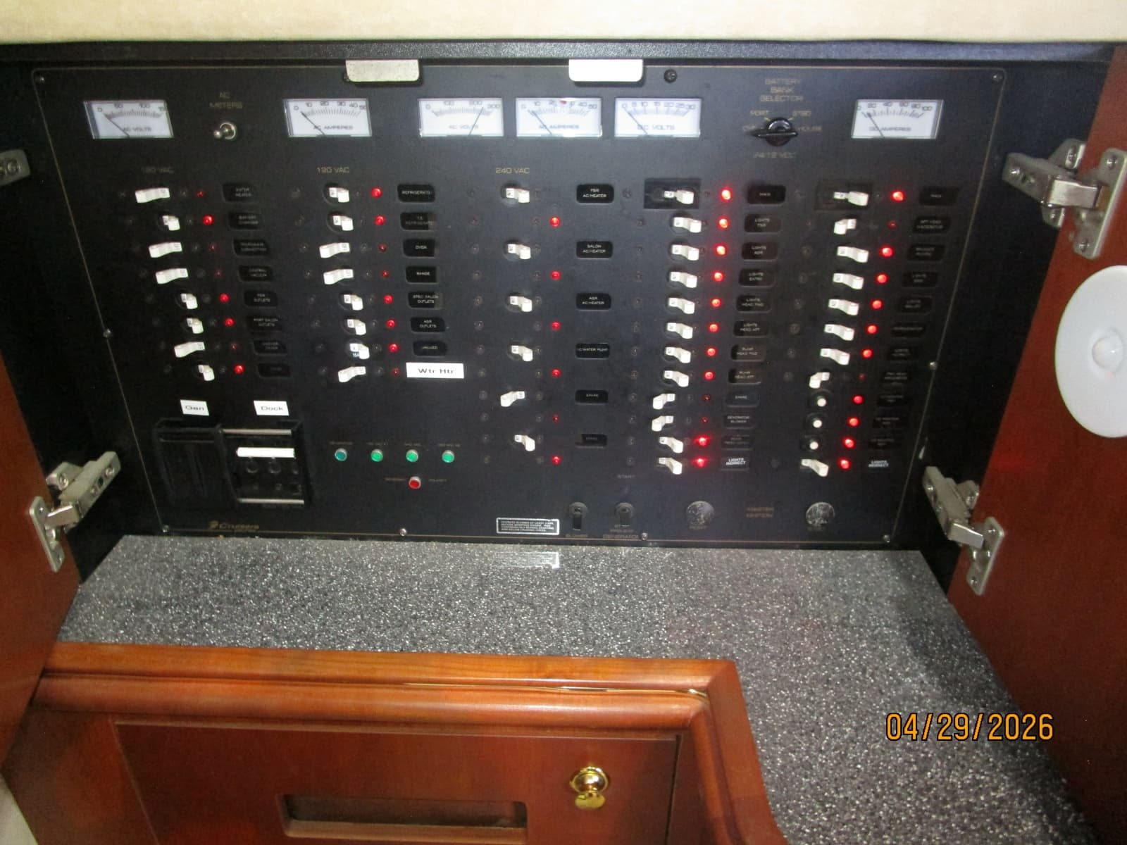 2000 Cruisers Yachts 4450 - Photo 65