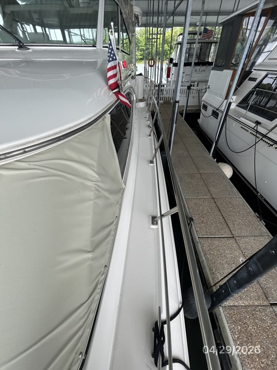 2000 Cruisers Yachts 4450 - Photo 11