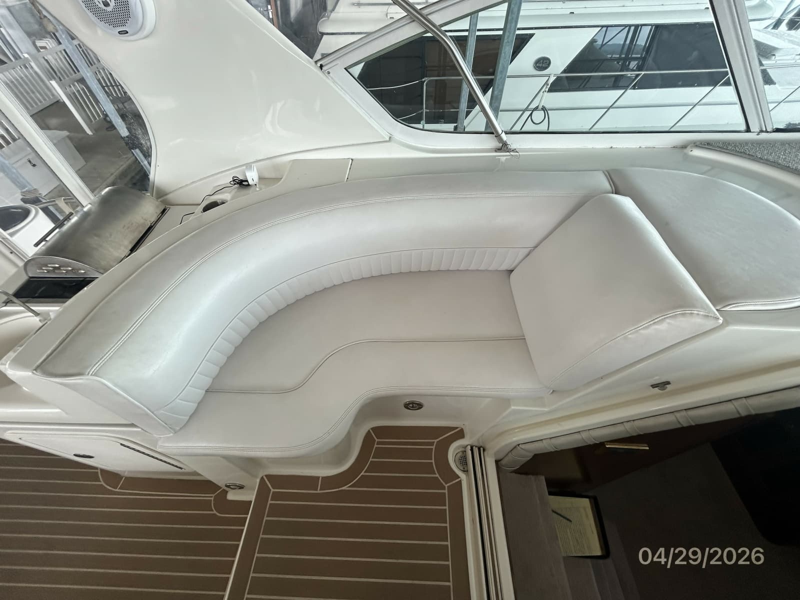 2000 Cruisers Yachts 4450 - Photo 22