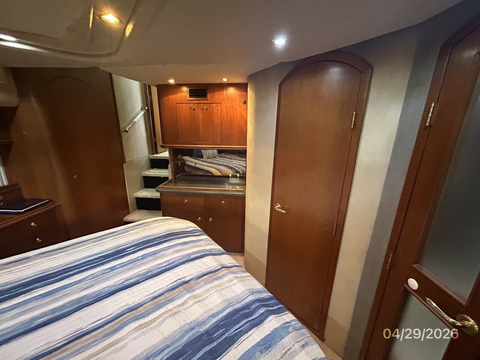 2000 Cruisers Yachts 4450 - Photo 44