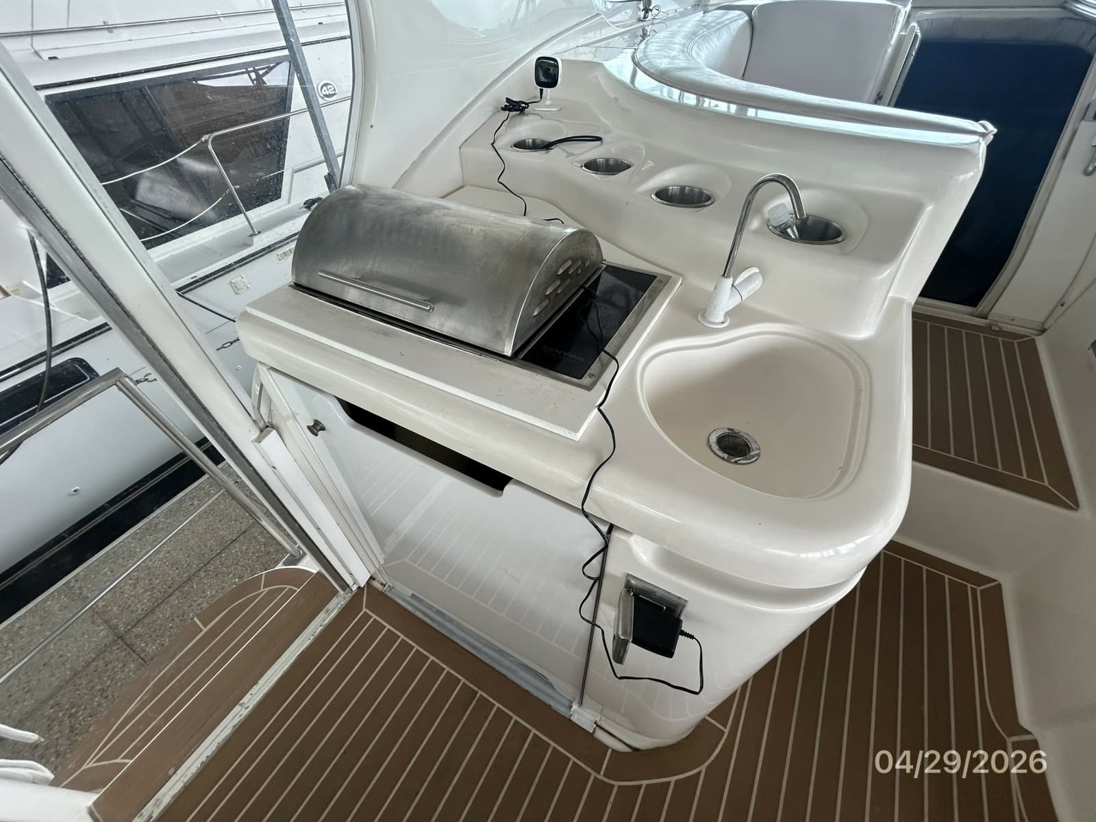 2000 Cruisers Yachts 4450 - Photo 27