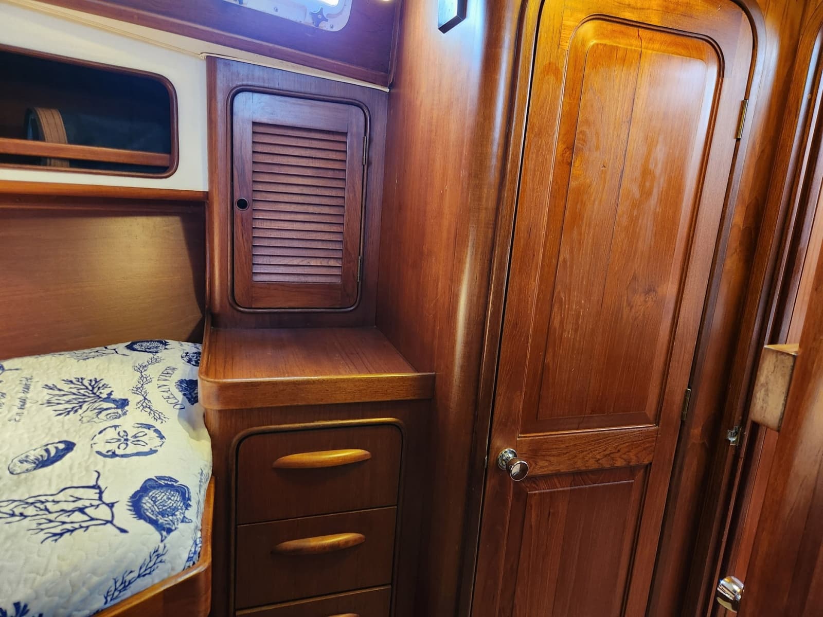 1980 Gulfstar 44 Motor Cruiser - Photo 22