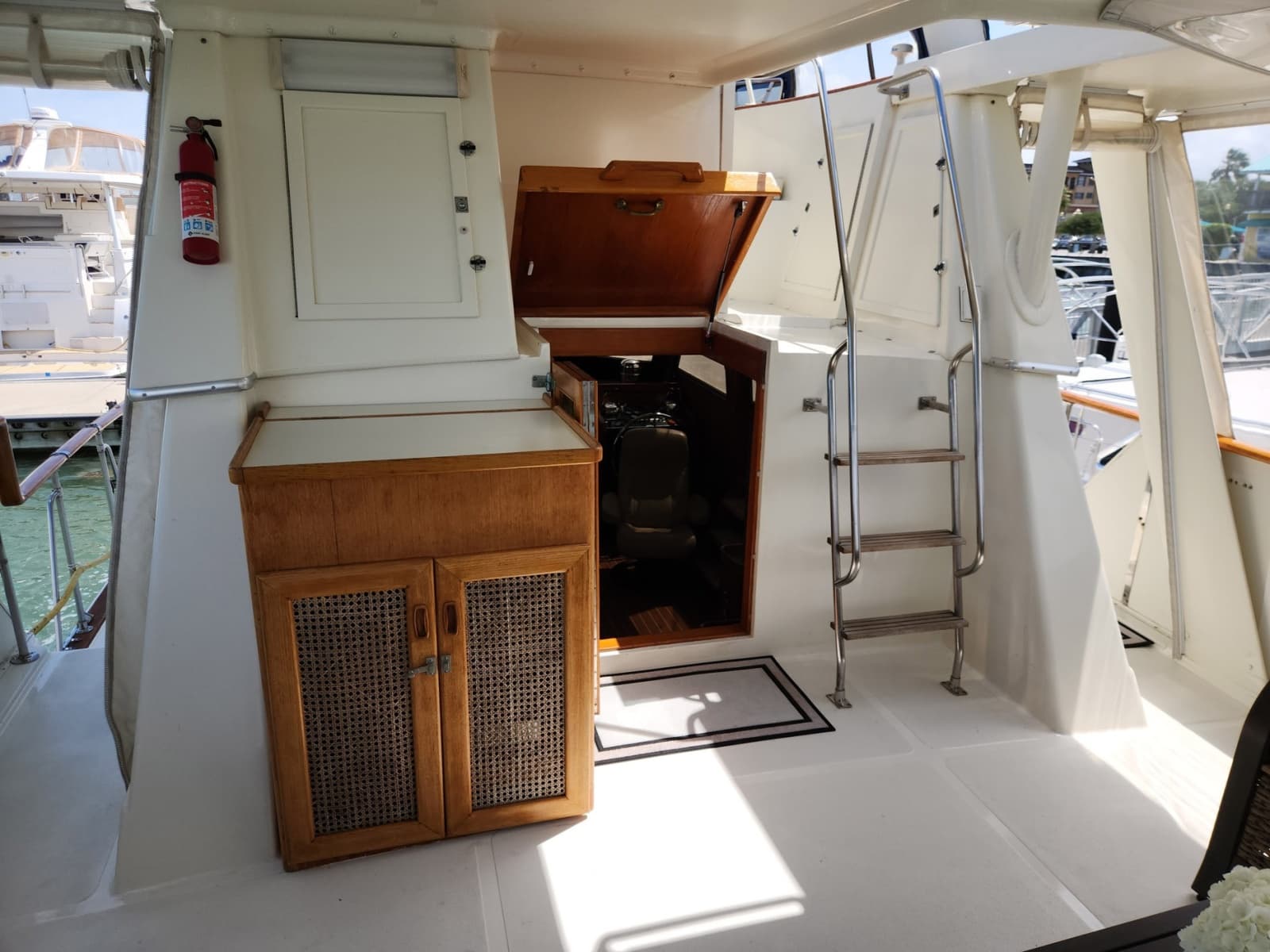 1980 Gulfstar 44 Motor Cruiser - Photo 28