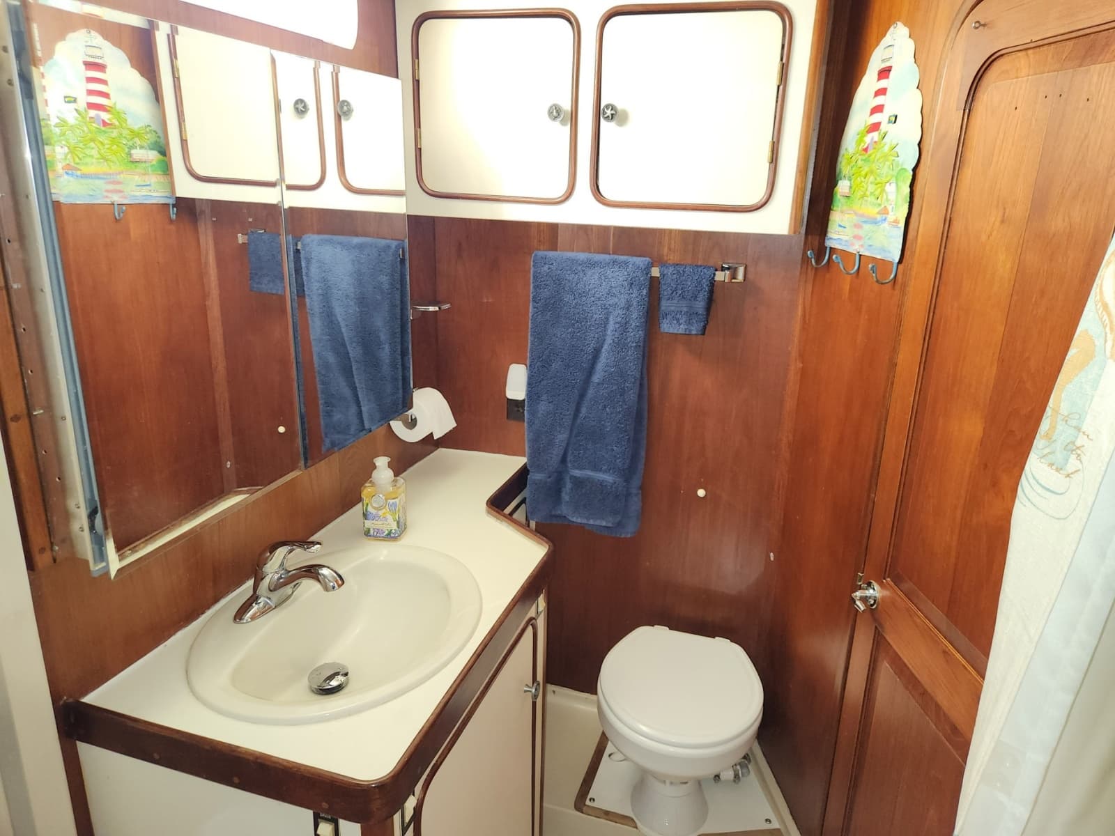 1980 Gulfstar 44 Motor Cruiser - Photo 9