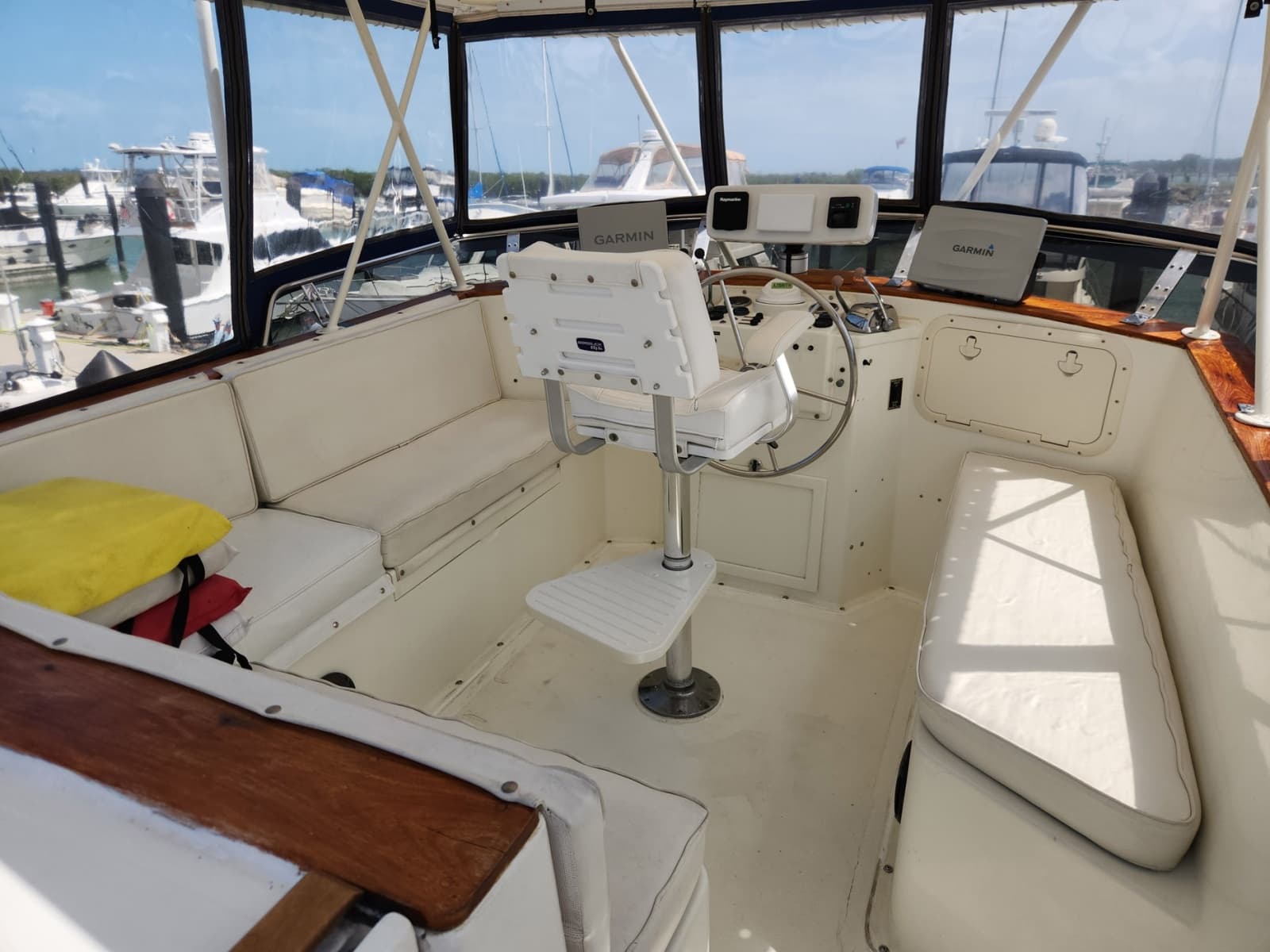 1980 Gulfstar 44 Motor Cruiser - Photo 29
