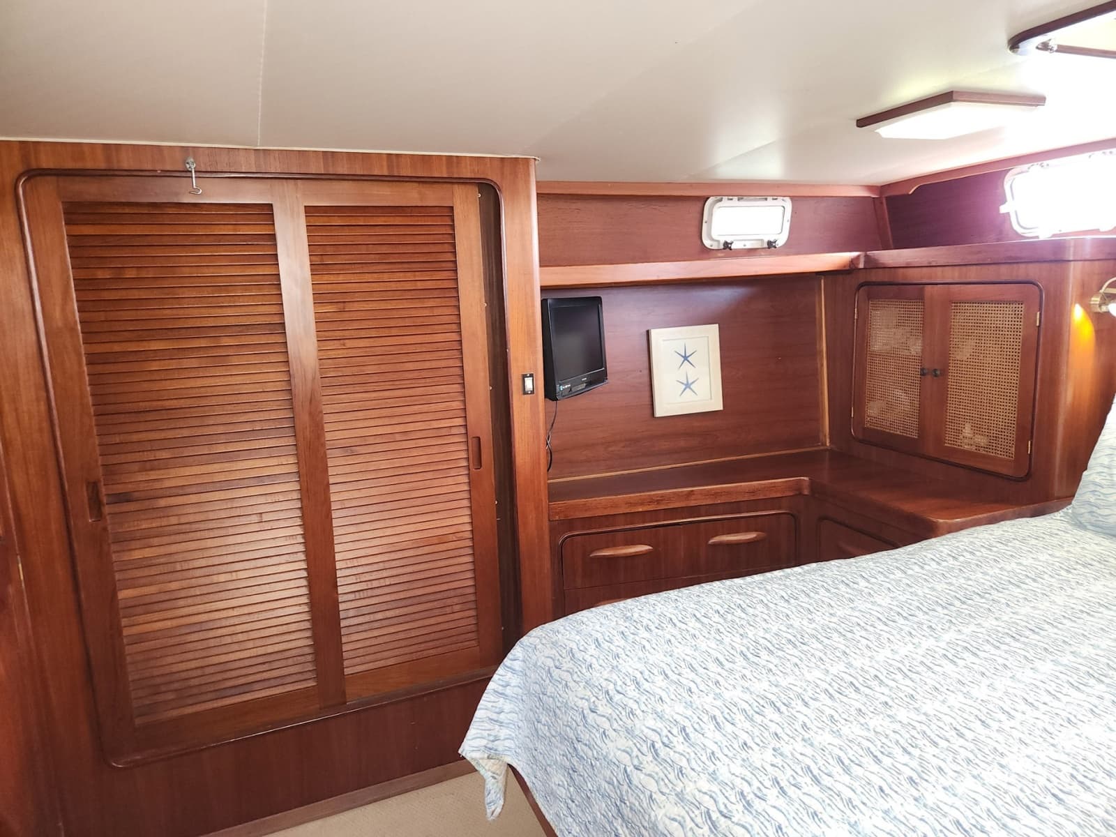 1980 Gulfstar 44 Motor Cruiser - Photo 6