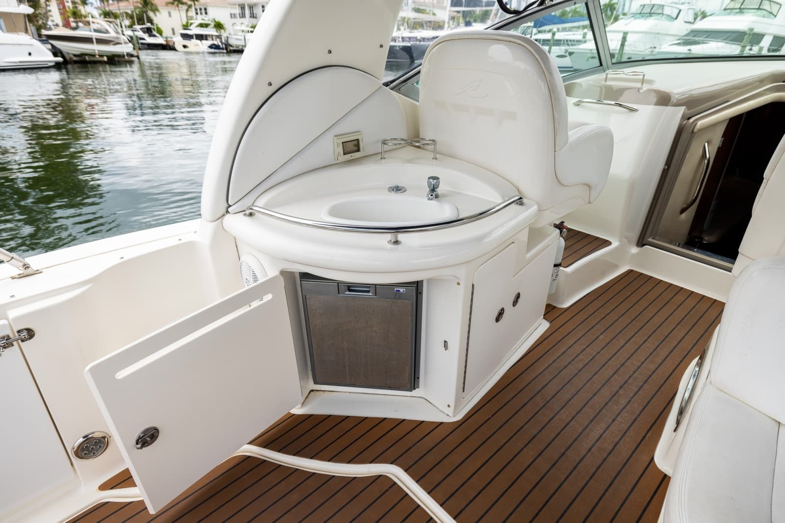 2007 Sea Ray 340 Sundancer - Photo 28