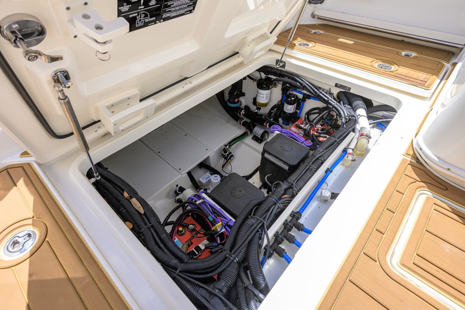 2023 Boston Whaler Vantage - Photo 24