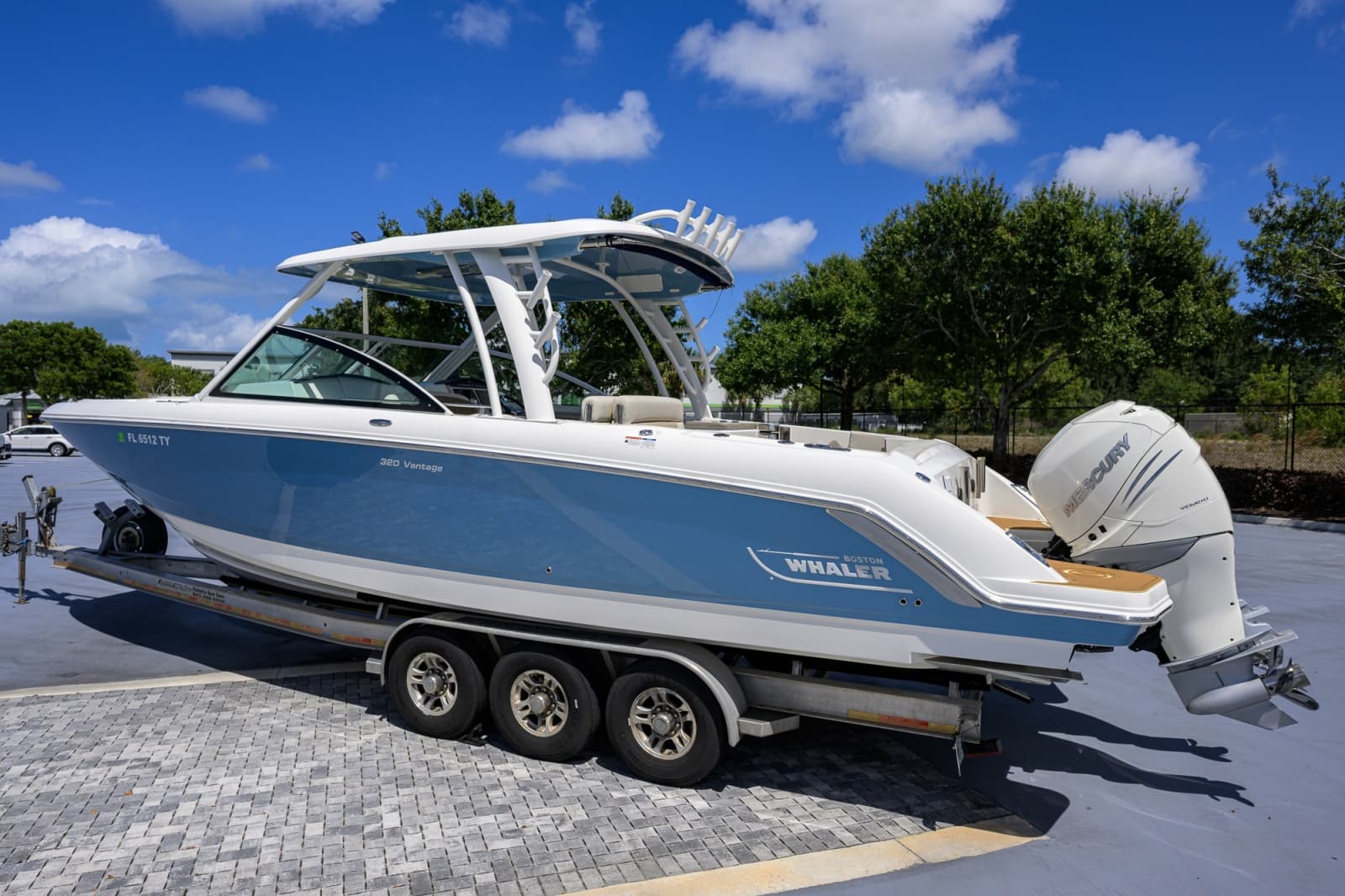 2023 Boston Whaler Vantage - Photo 8