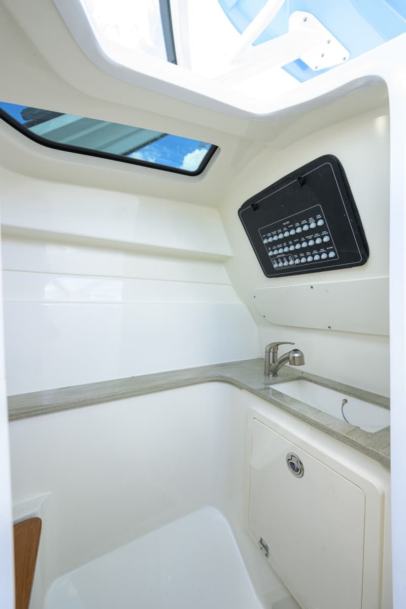 2023 Boston Whaler Vantage - Photo 46
