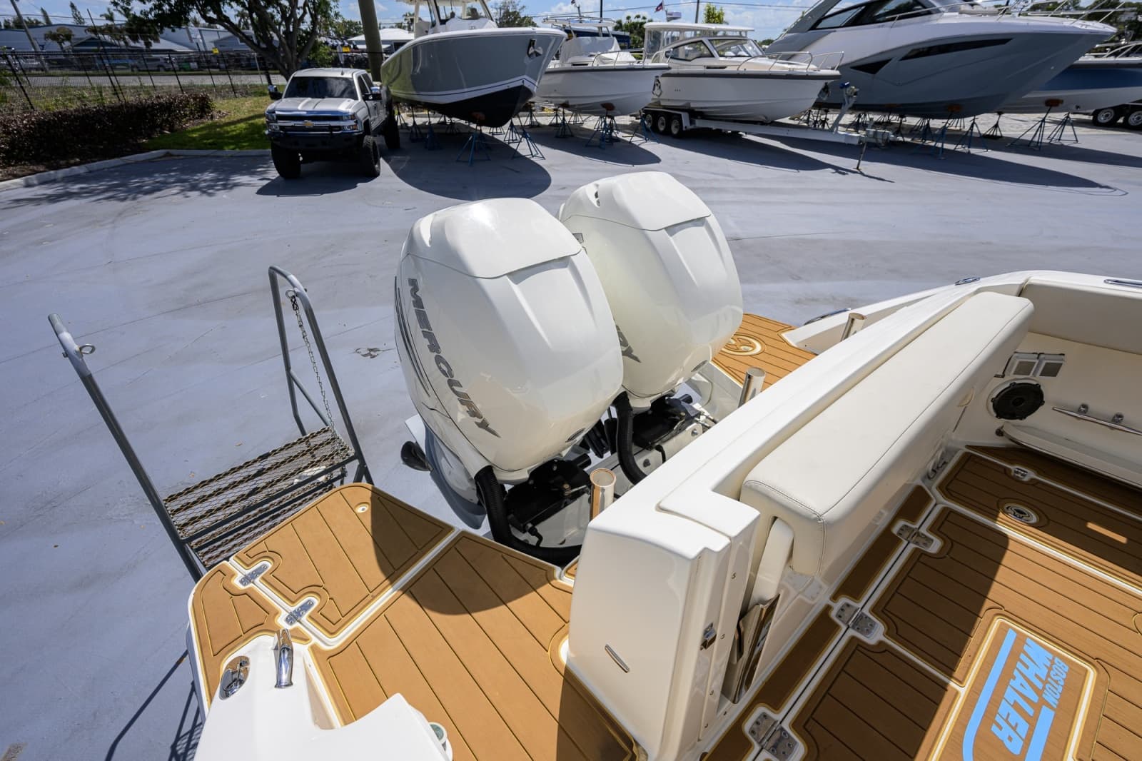 2023 Boston Whaler Vantage - Photo 56