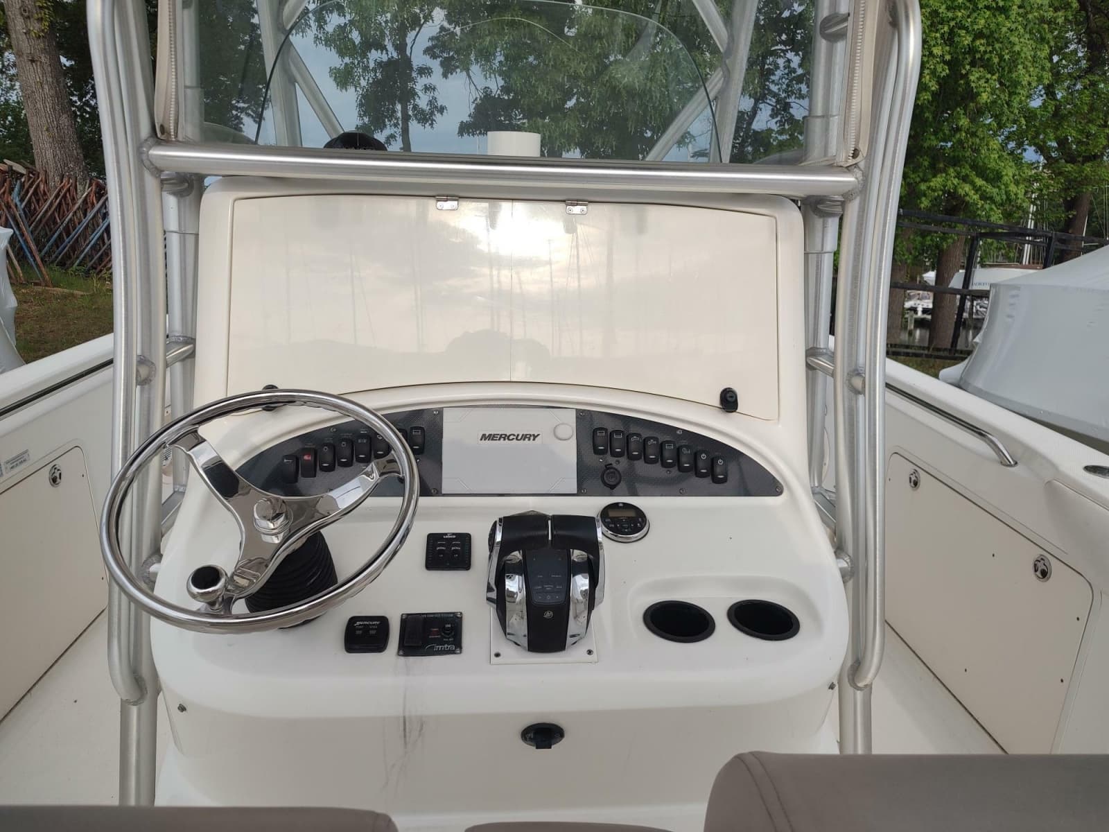 2006 Boston Whaler 320 Outrage - Photo 12
