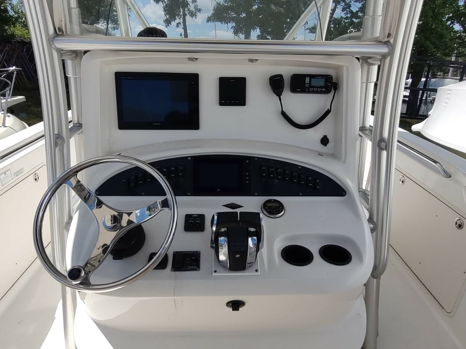 2006 Boston Whaler 320 Outrage - Photo 23
