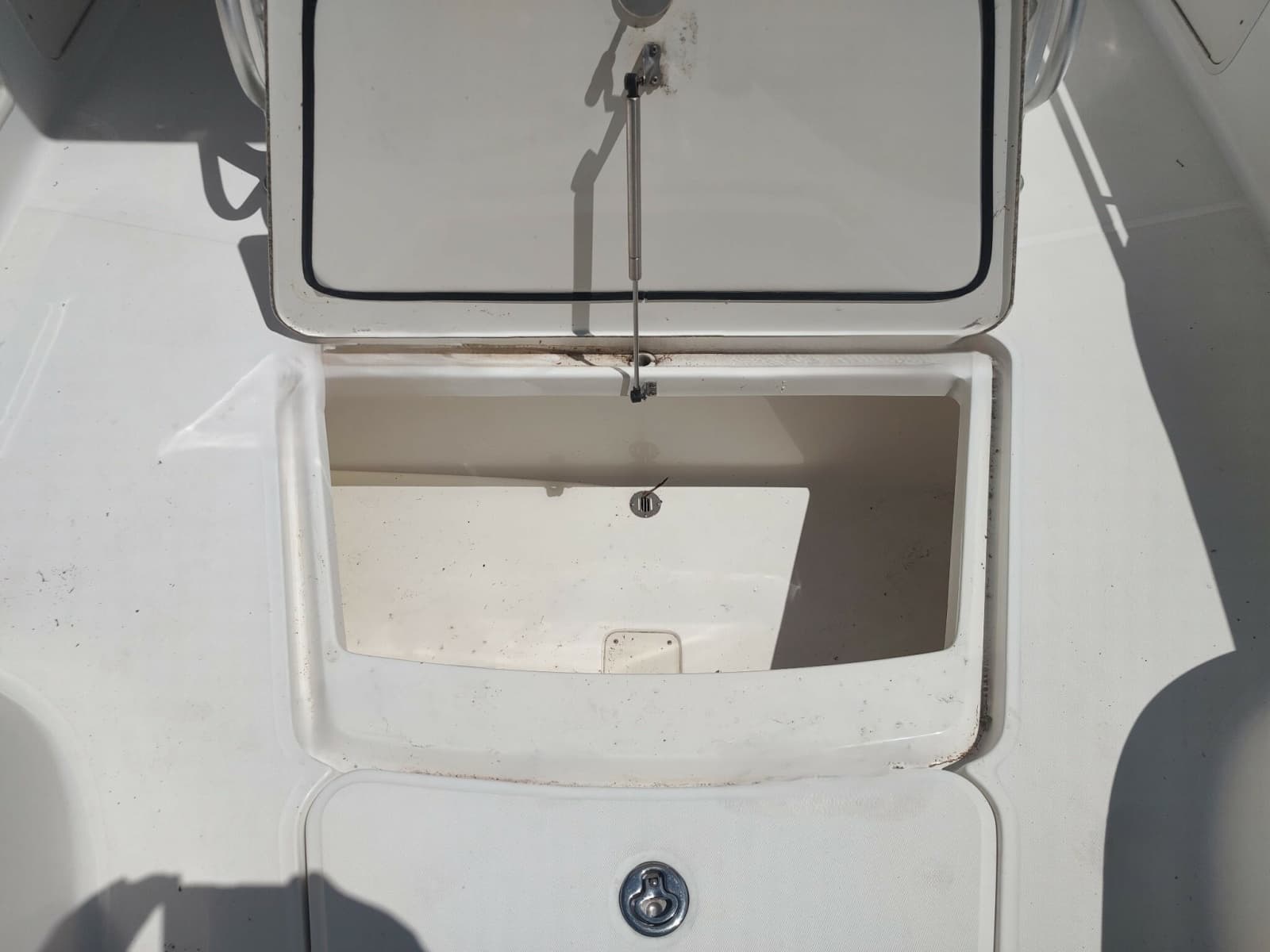 2006 Boston Whaler 320 Outrage - Photo 33