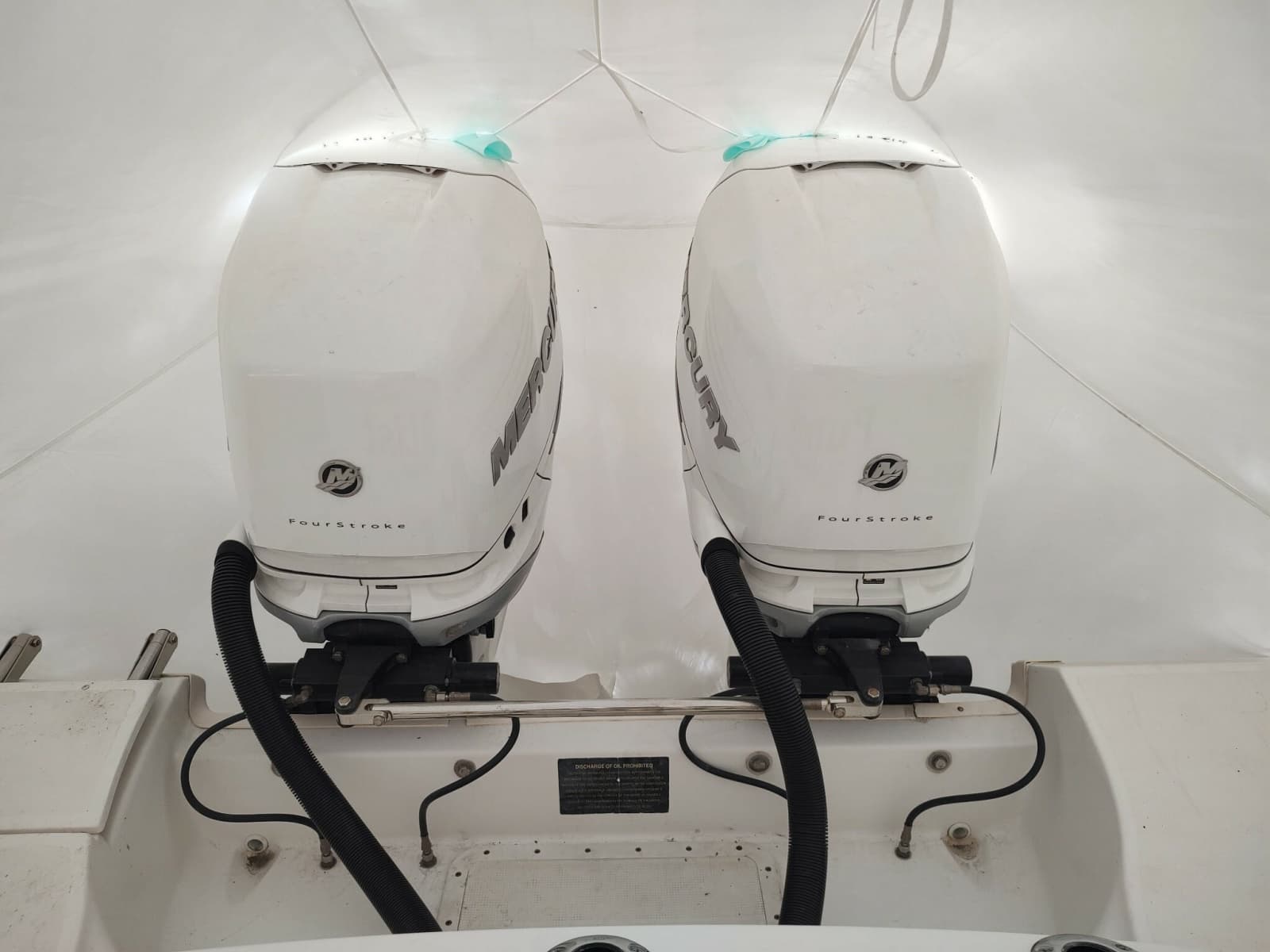 2006 Boston Whaler 320 Outrage - Photo 20