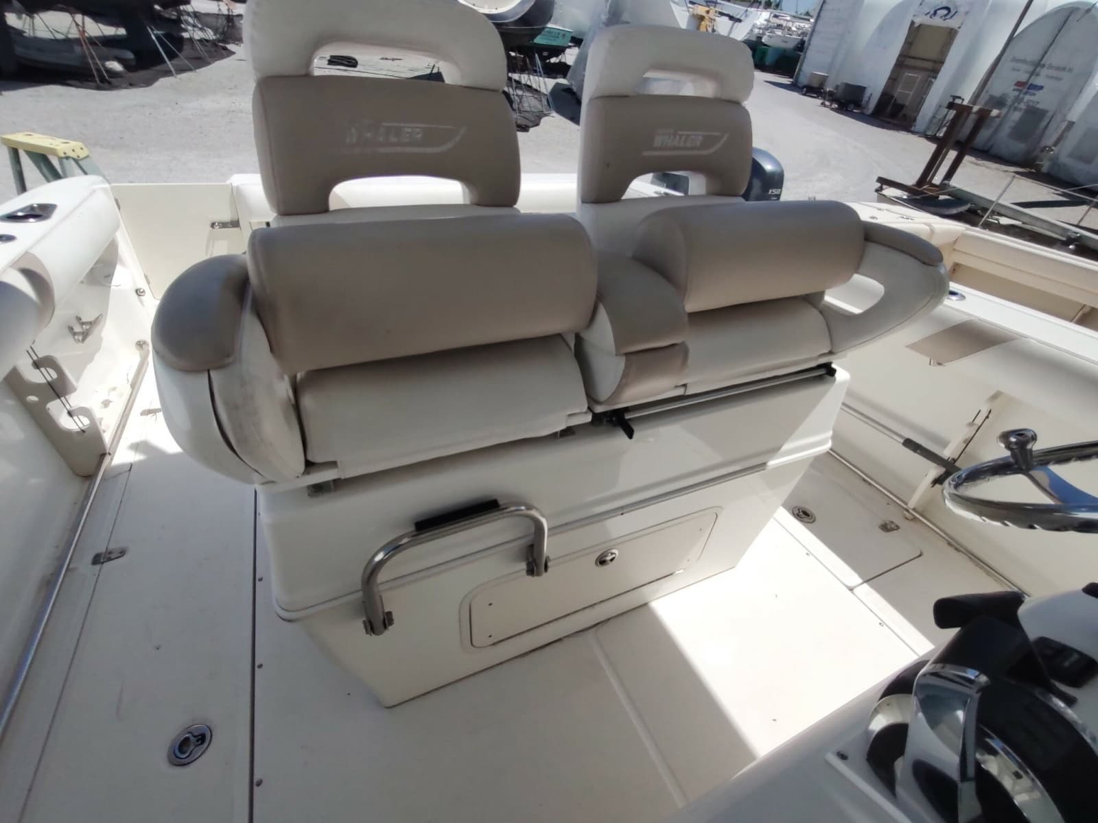 2006 Boston Whaler 320 Outrage - Photo 27