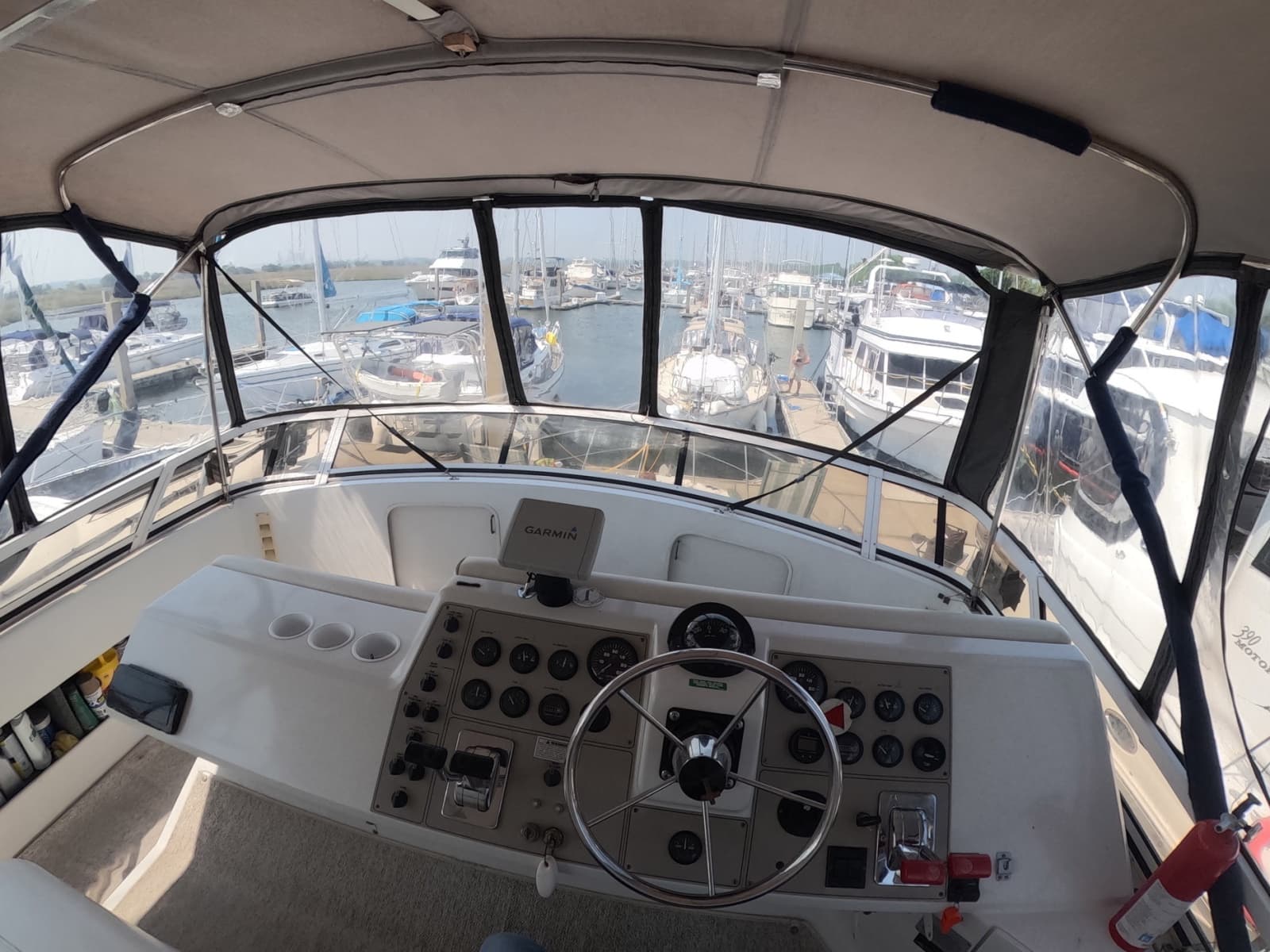 2000 Carver 406 Motor Yacht - Photo 24