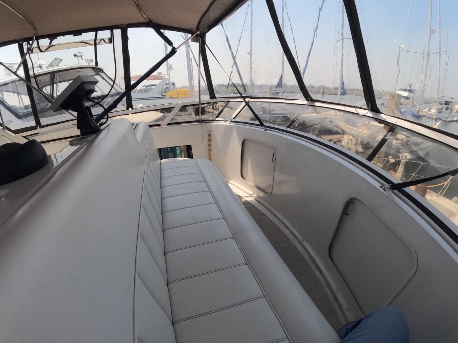 2000 Carver 406 Motor Yacht - Photo 28