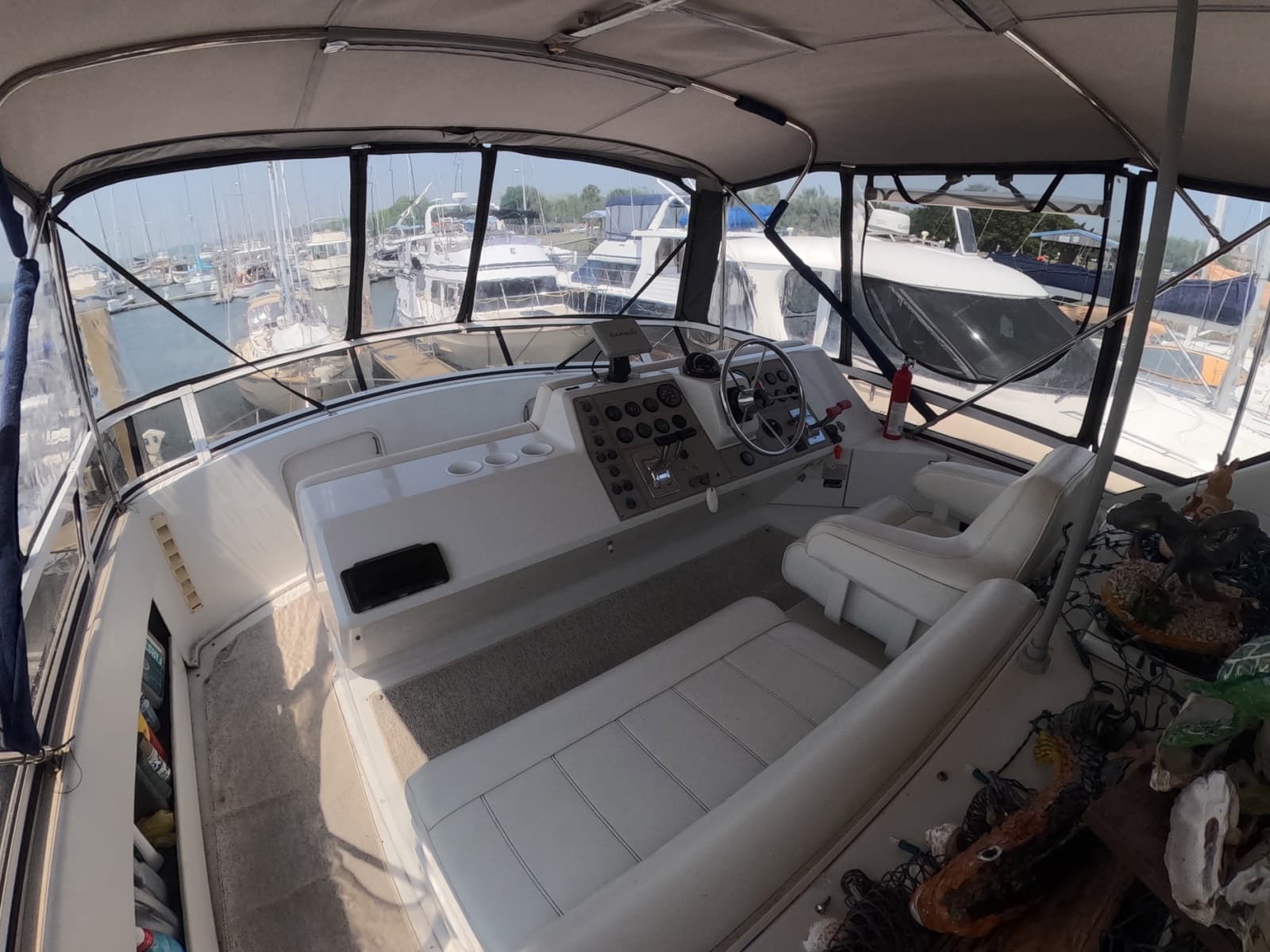 2000 Carver 406 Motor Yacht - Photo 23