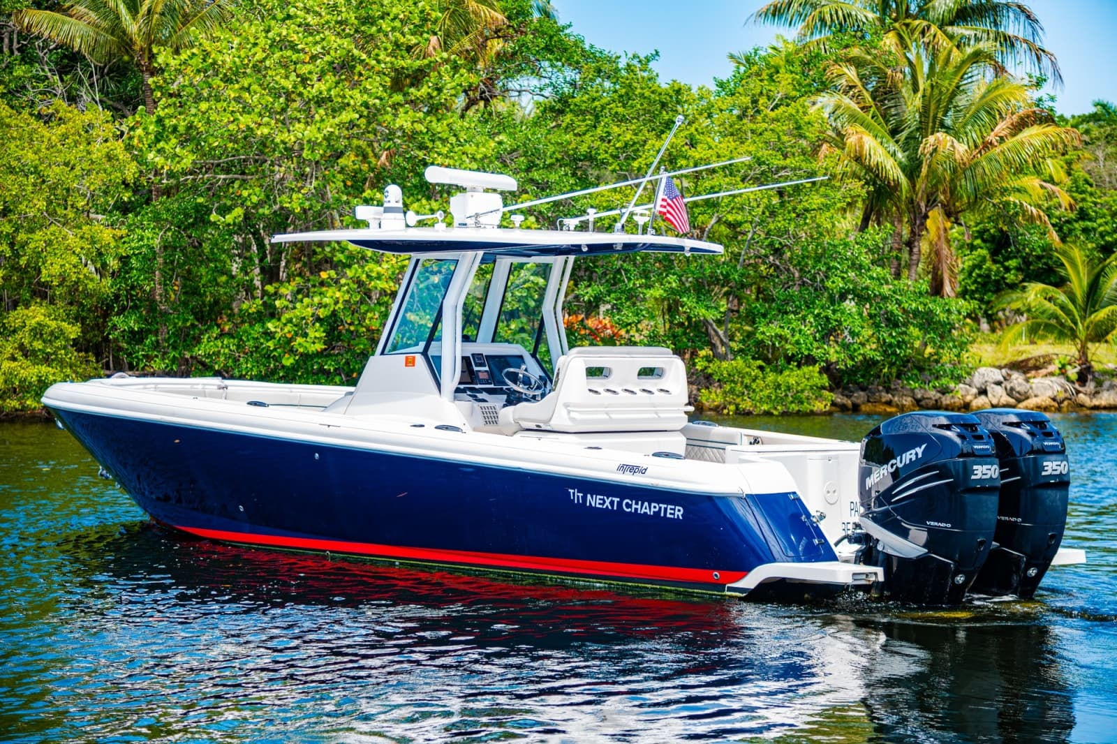 2018 Intrepid 327 - Photo 9