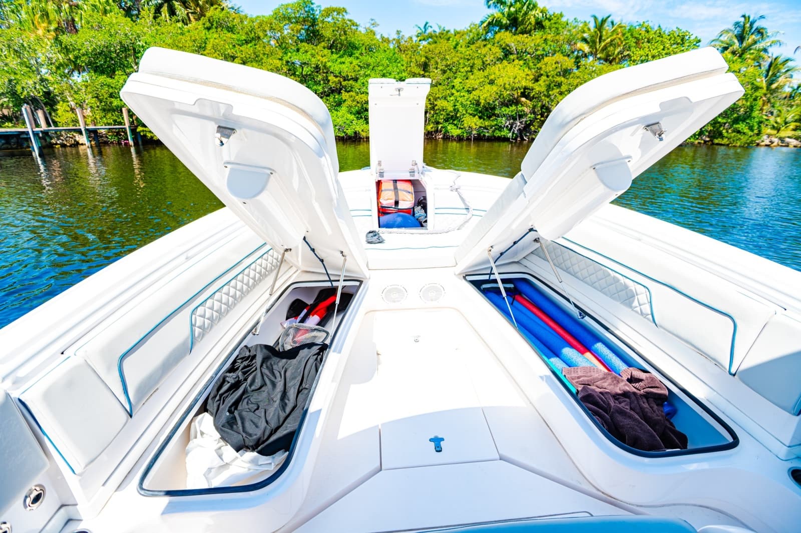 2018 Intrepid 327 - Photo 22