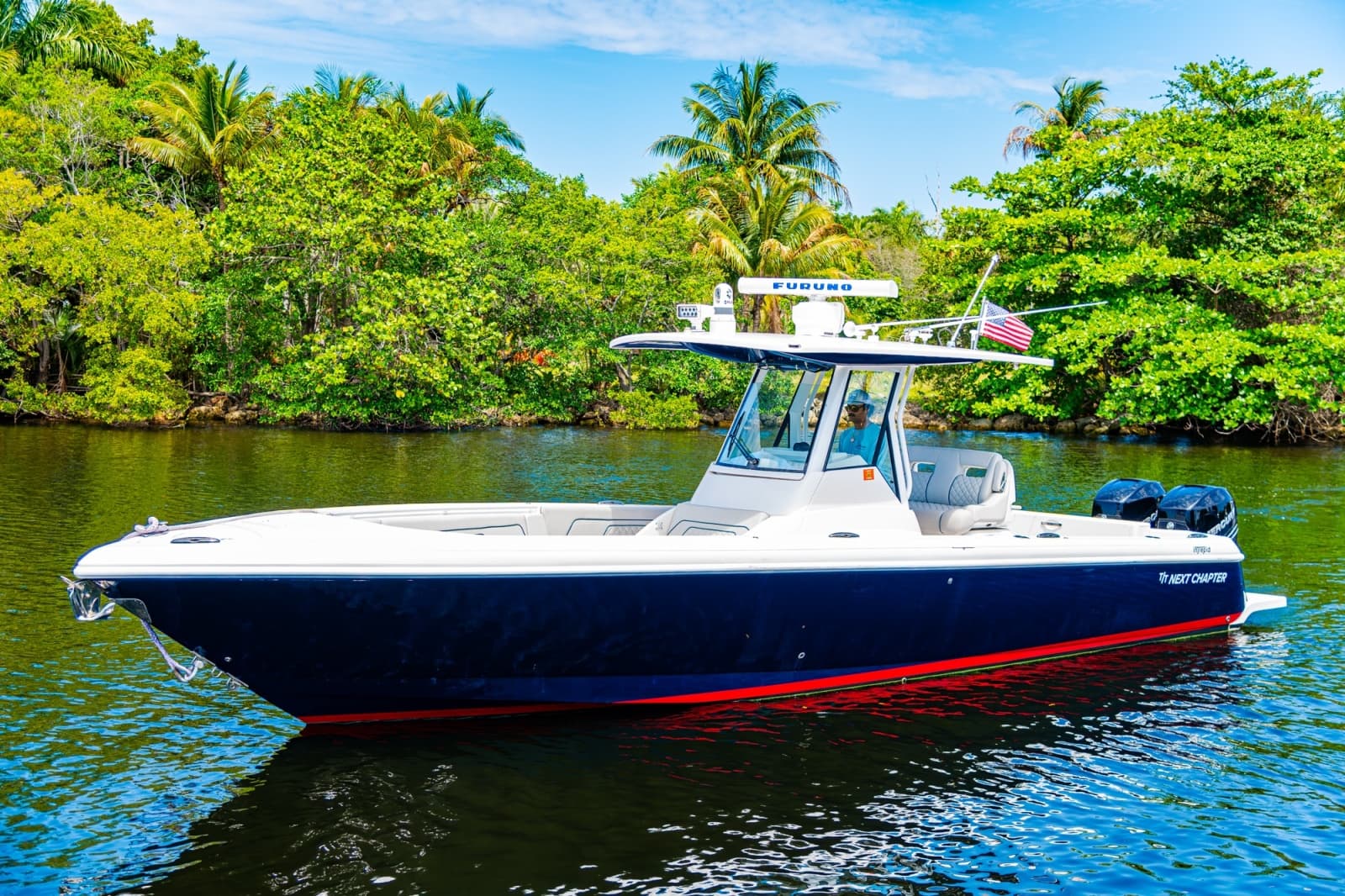 2018 Intrepid 327 - Photo 13