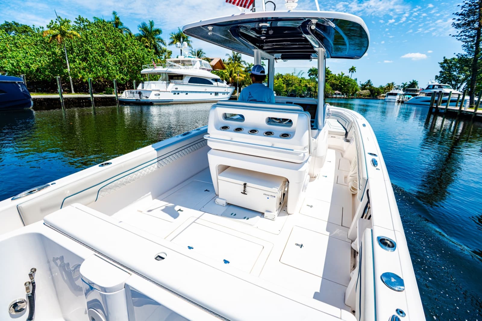 2018 Intrepid 327 - Photo 36