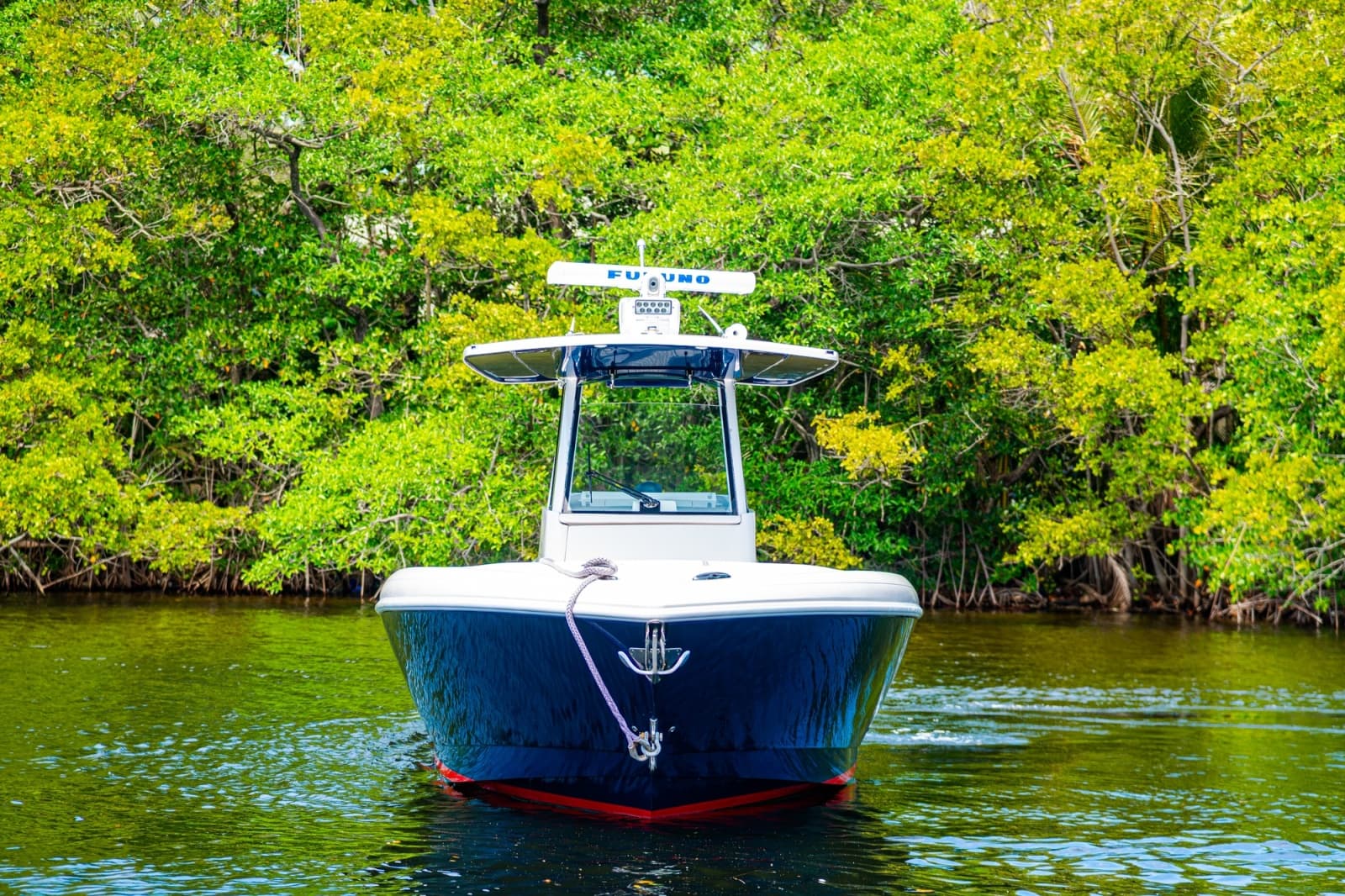 2018 Intrepid 327 - Photo 15