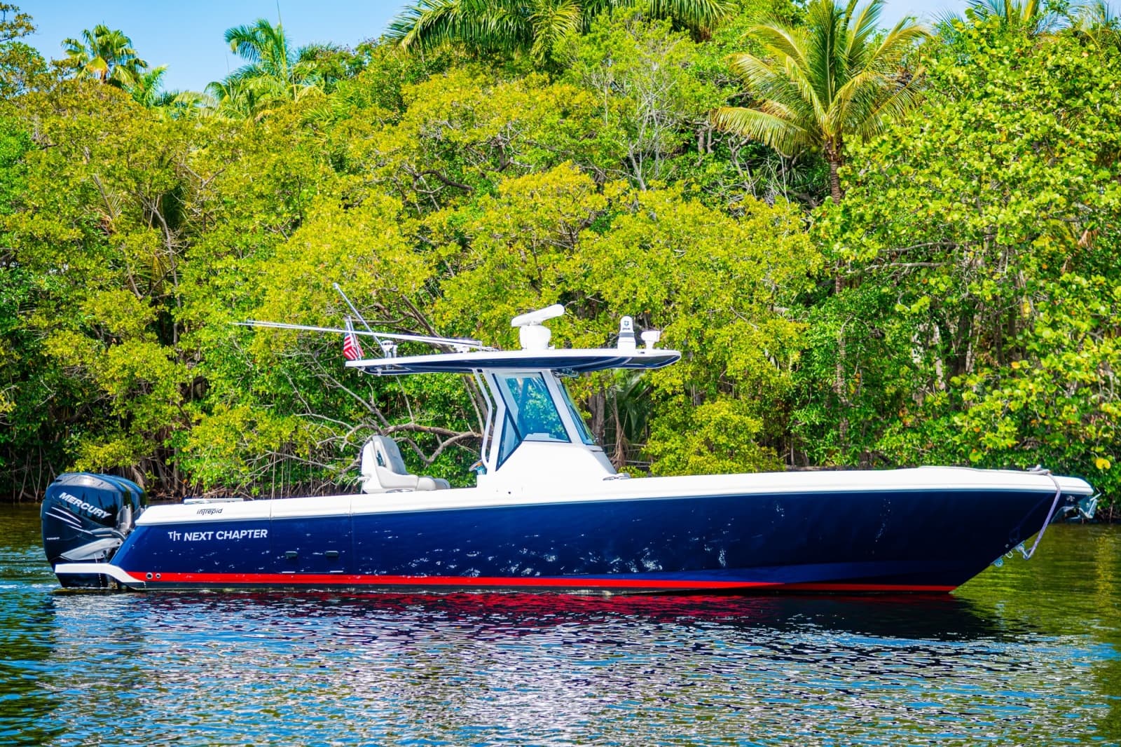 2018 Intrepid 327 - Photo 2