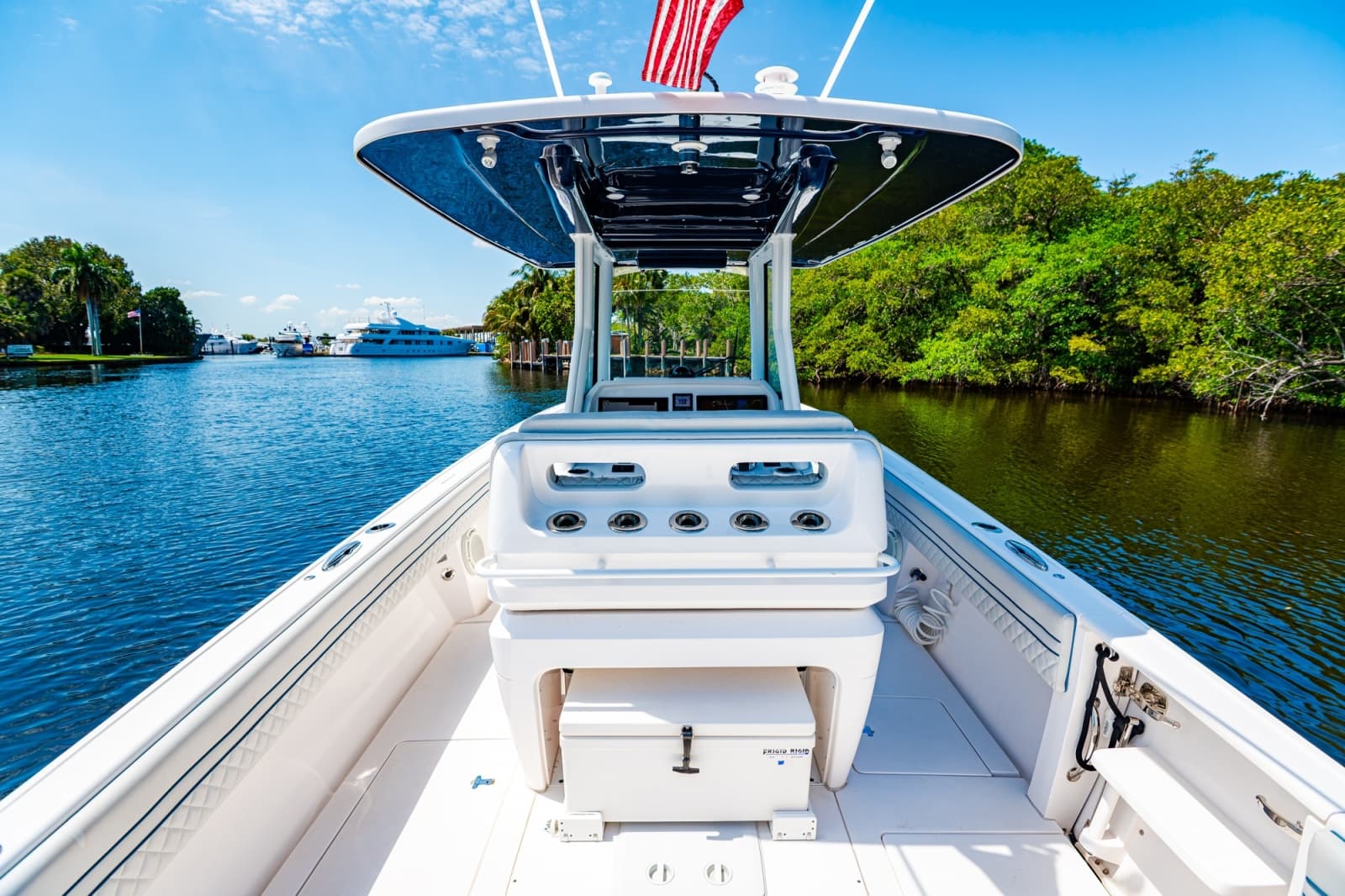 2018 Intrepid 327 - Photo 34