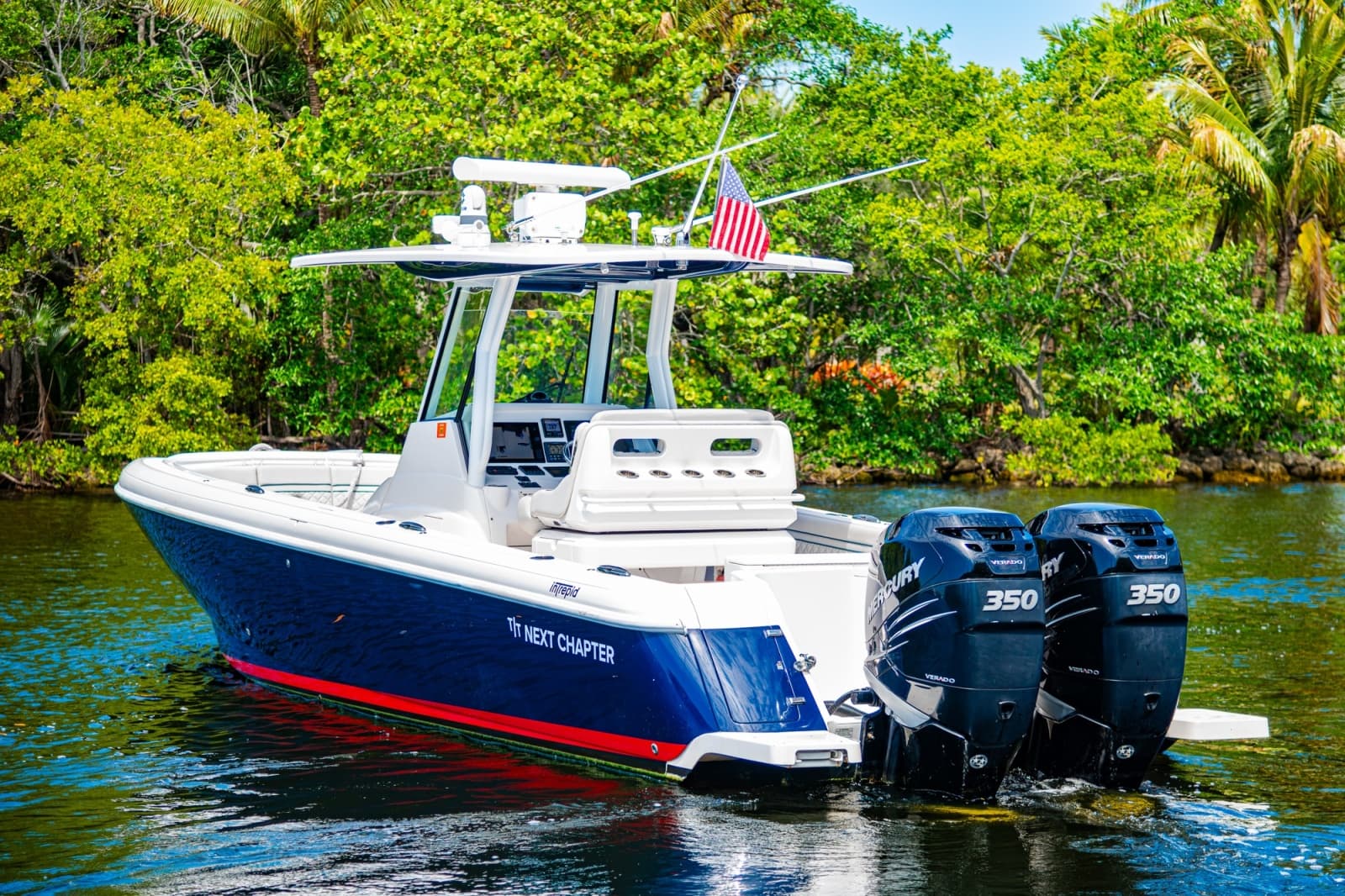 2018 Intrepid 327 - Photo 8