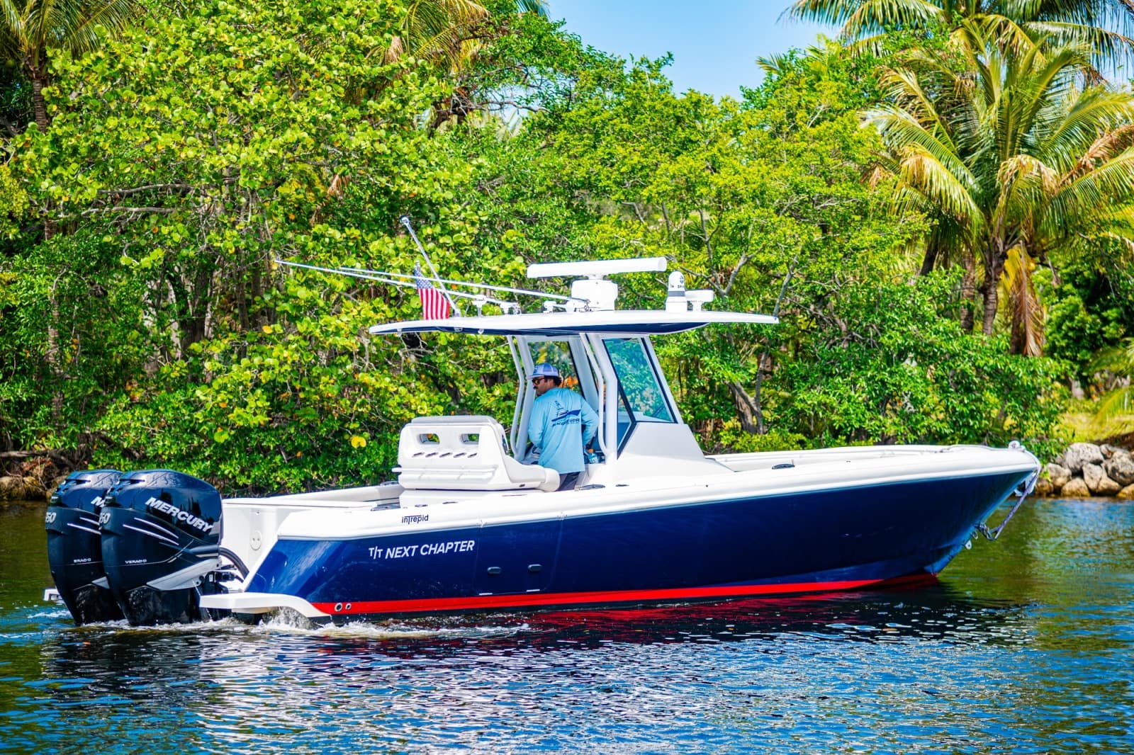 2018 Intrepid 327 - Photo 3