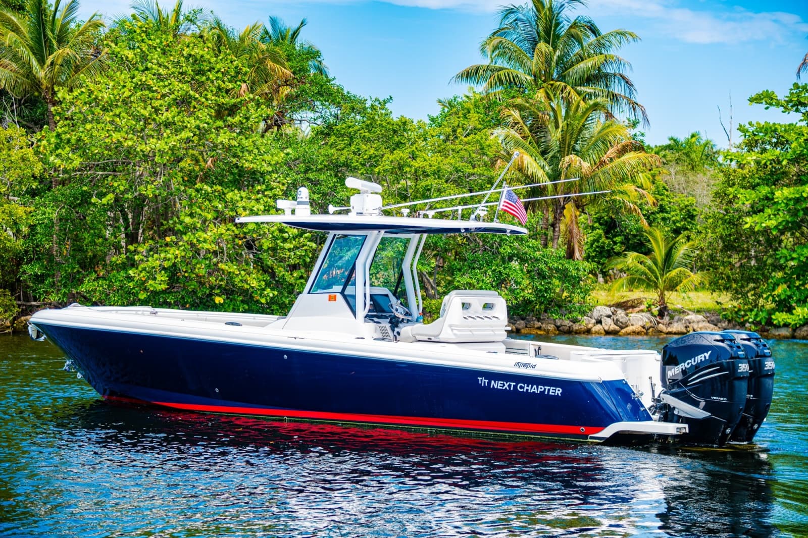 2018 Intrepid 327 - Photo 10
