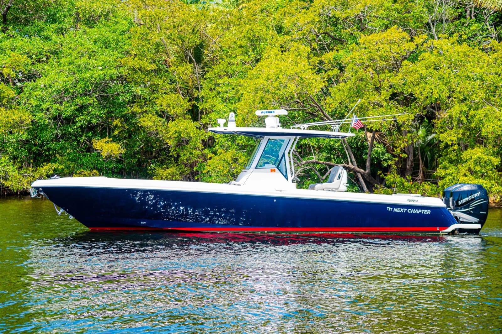 2018 Intrepid 327 - Photo 12