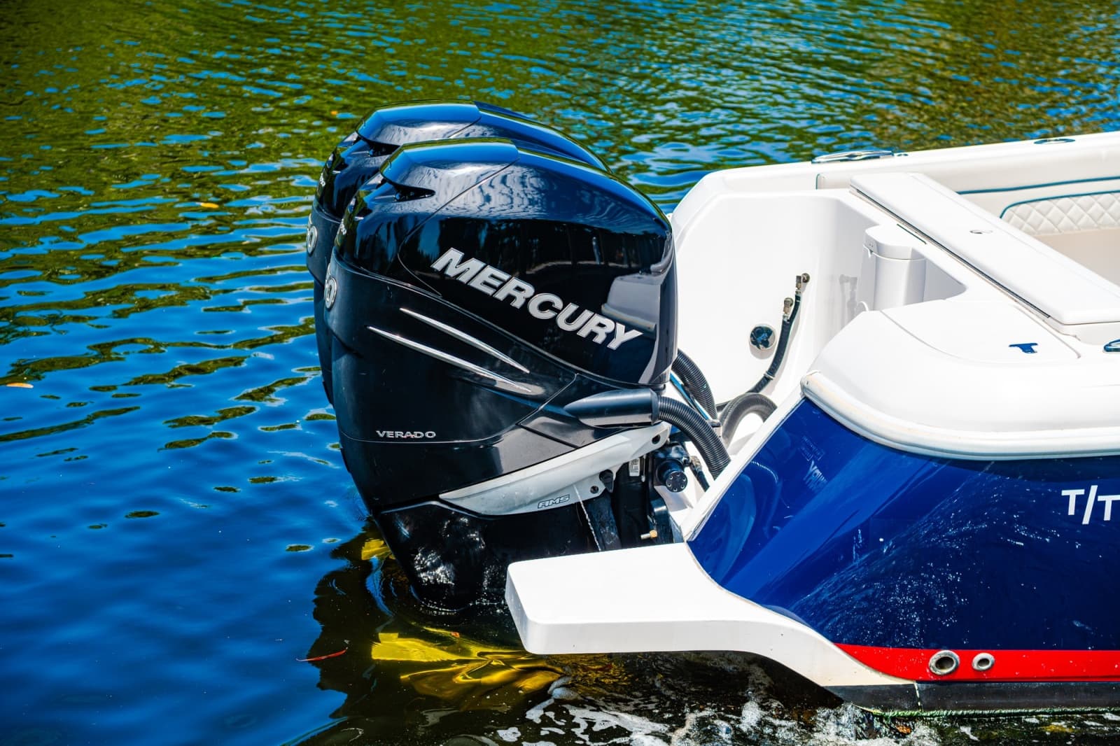 2018 Intrepid 327 - Photo 39