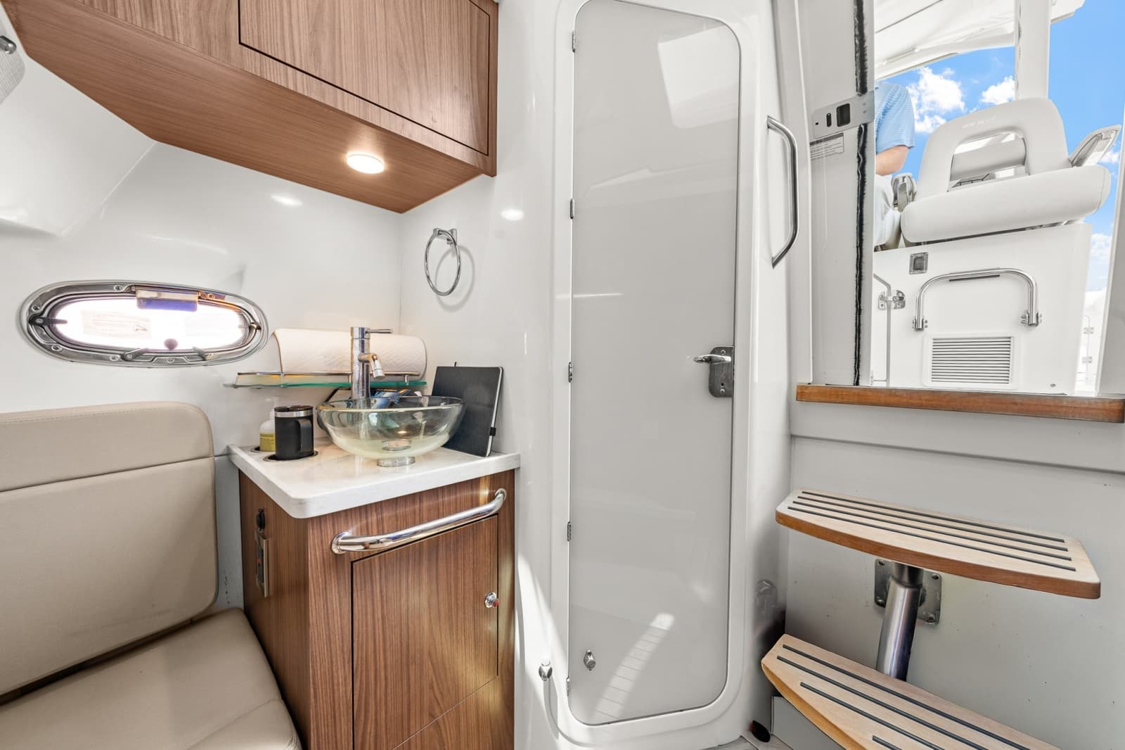2018 Boston Whaler 380 Outrage - Photo 18