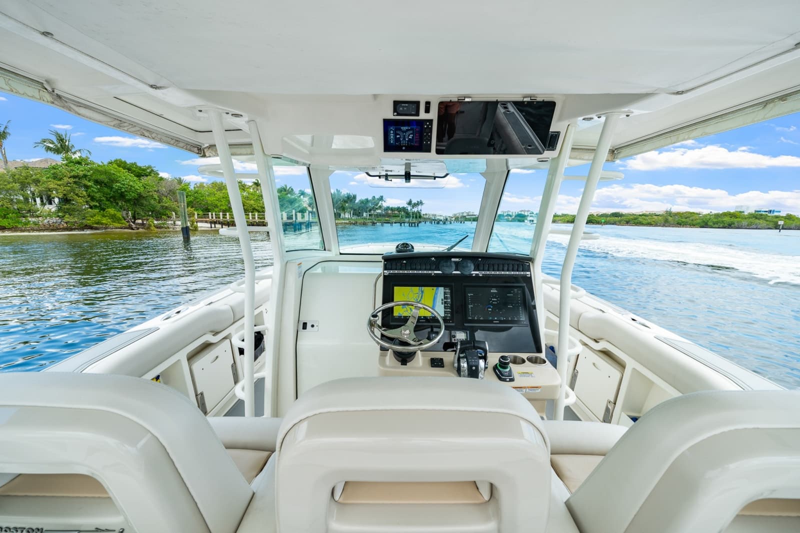 2018 Boston Whaler 380 Outrage - Photo 17