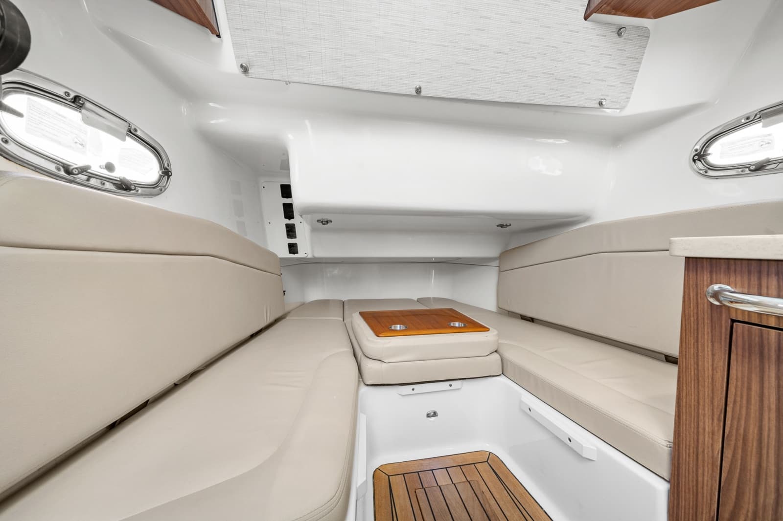 2018 Boston Whaler 380 Outrage - Photo 19