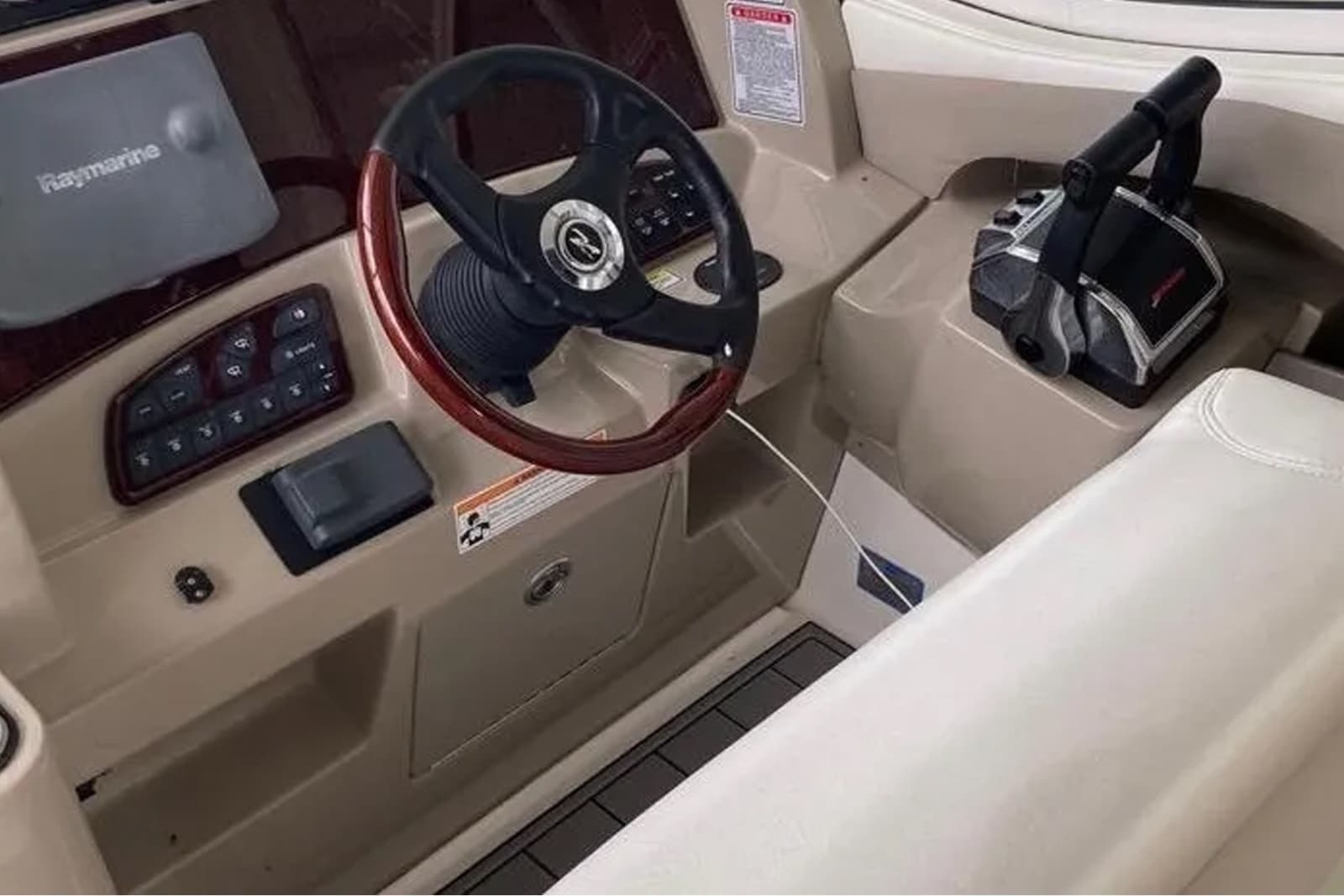 2006 Sea Ray 290 Sundancer - Photo 24