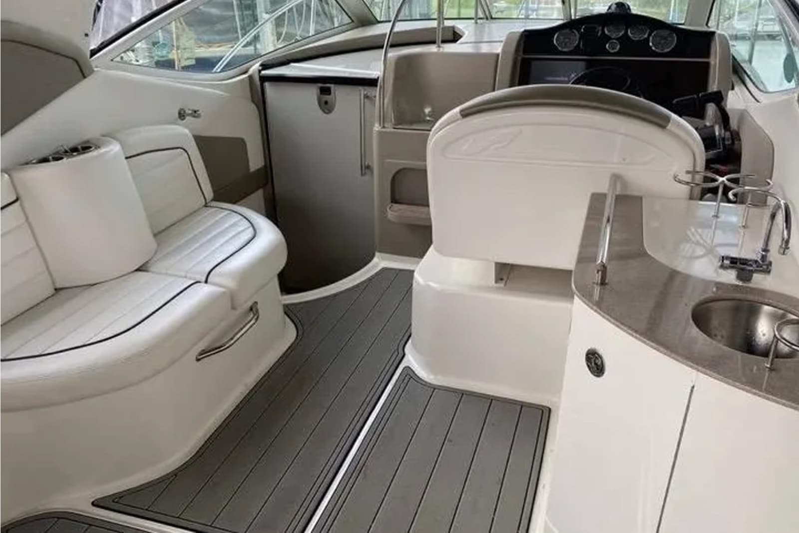 2006 Sea Ray 290 Sundancer - Photo 11