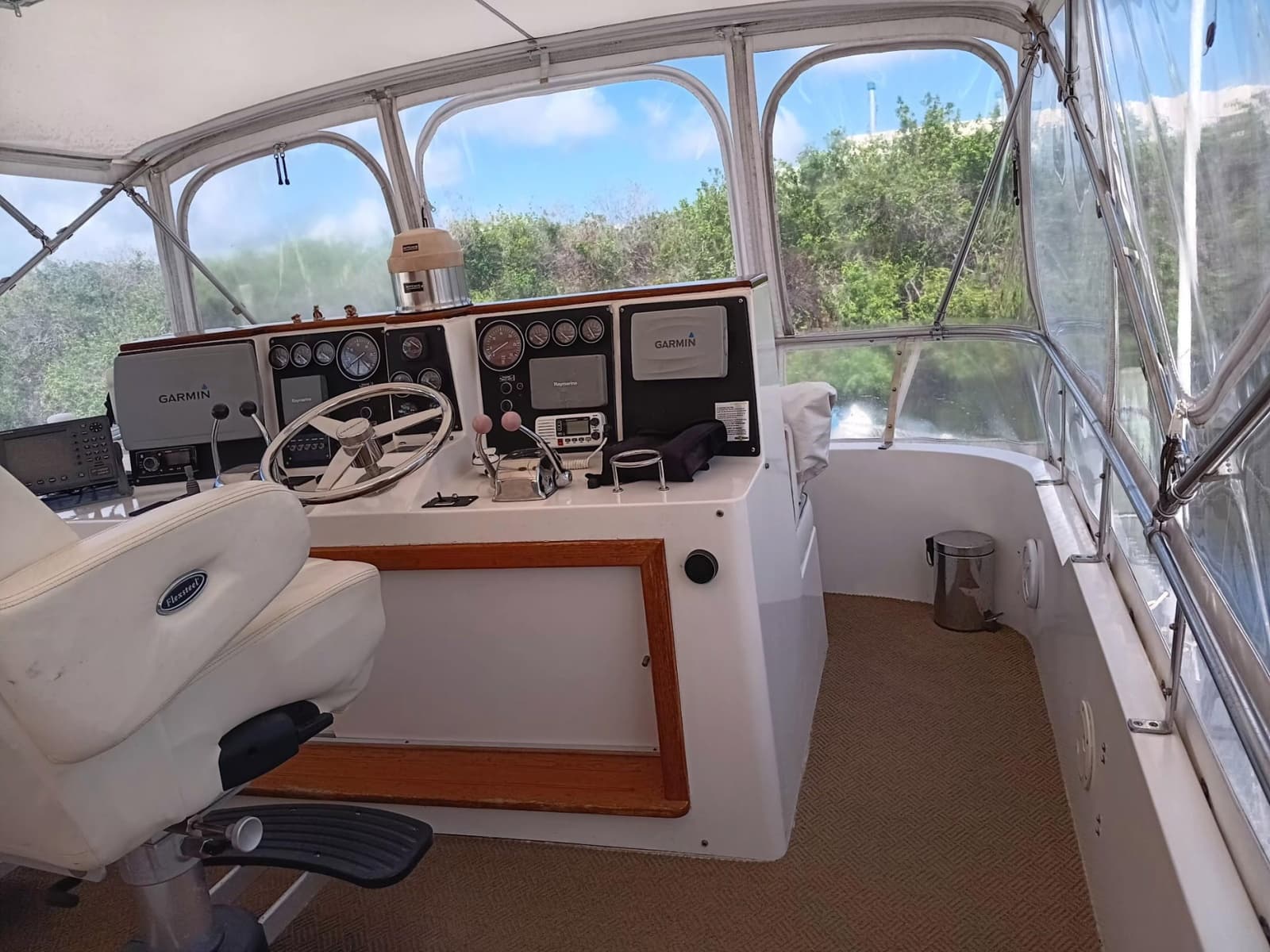 1996 Novatec 50 Islander Cockpit - Photo 18