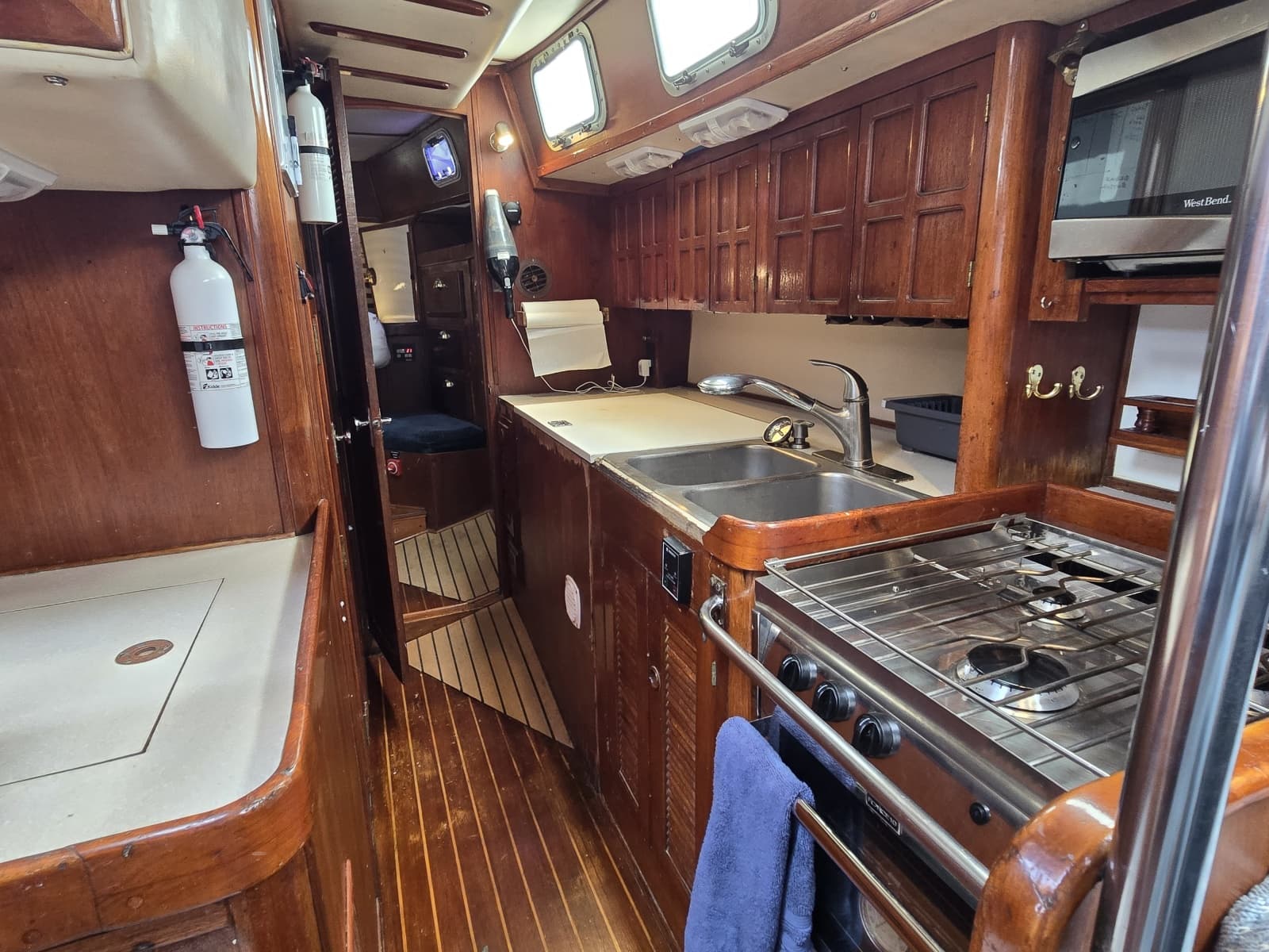 1985 Endeavour 42 CC - Photo 45