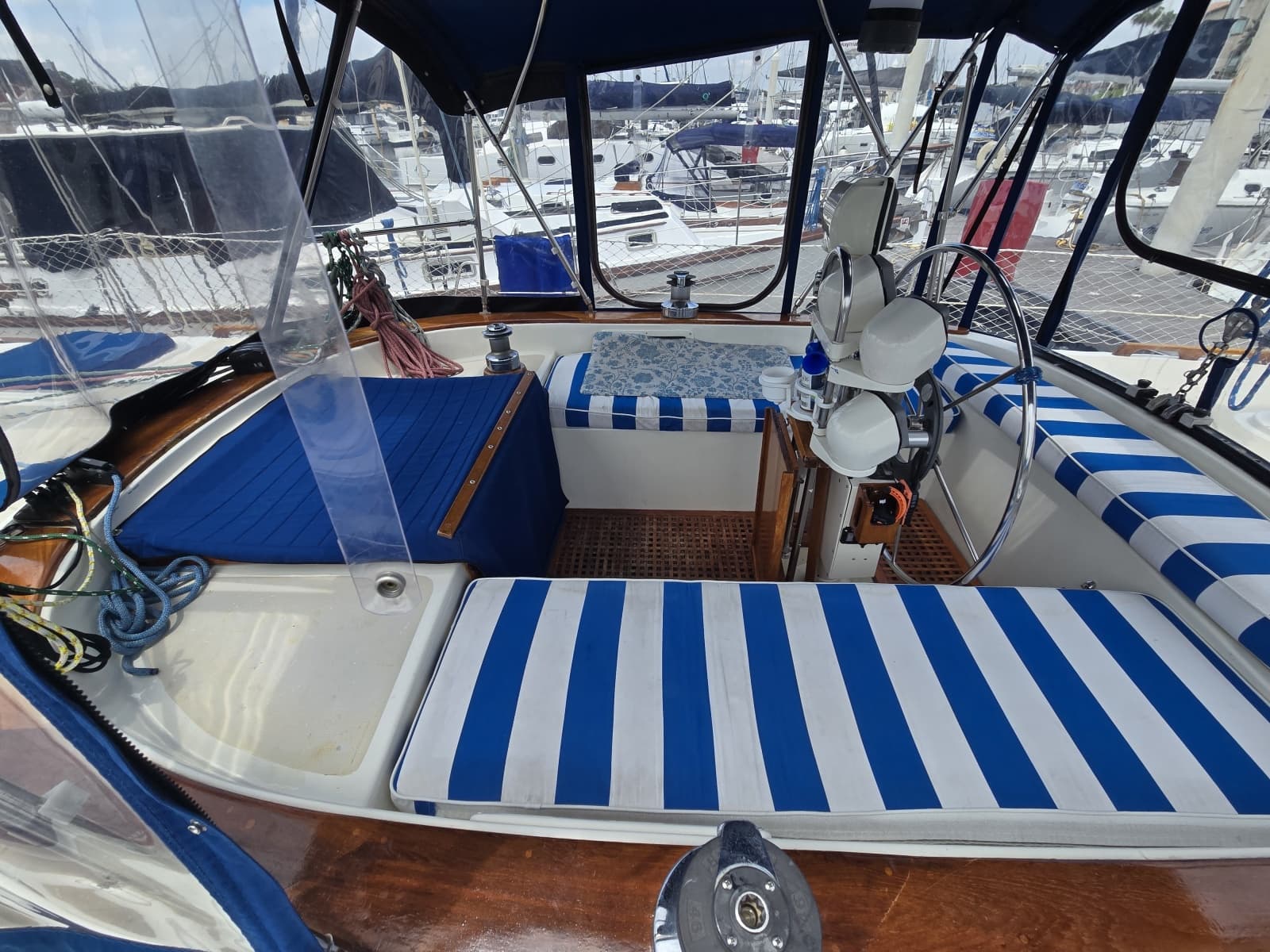 1985 Endeavour 42 CC - Photo 30