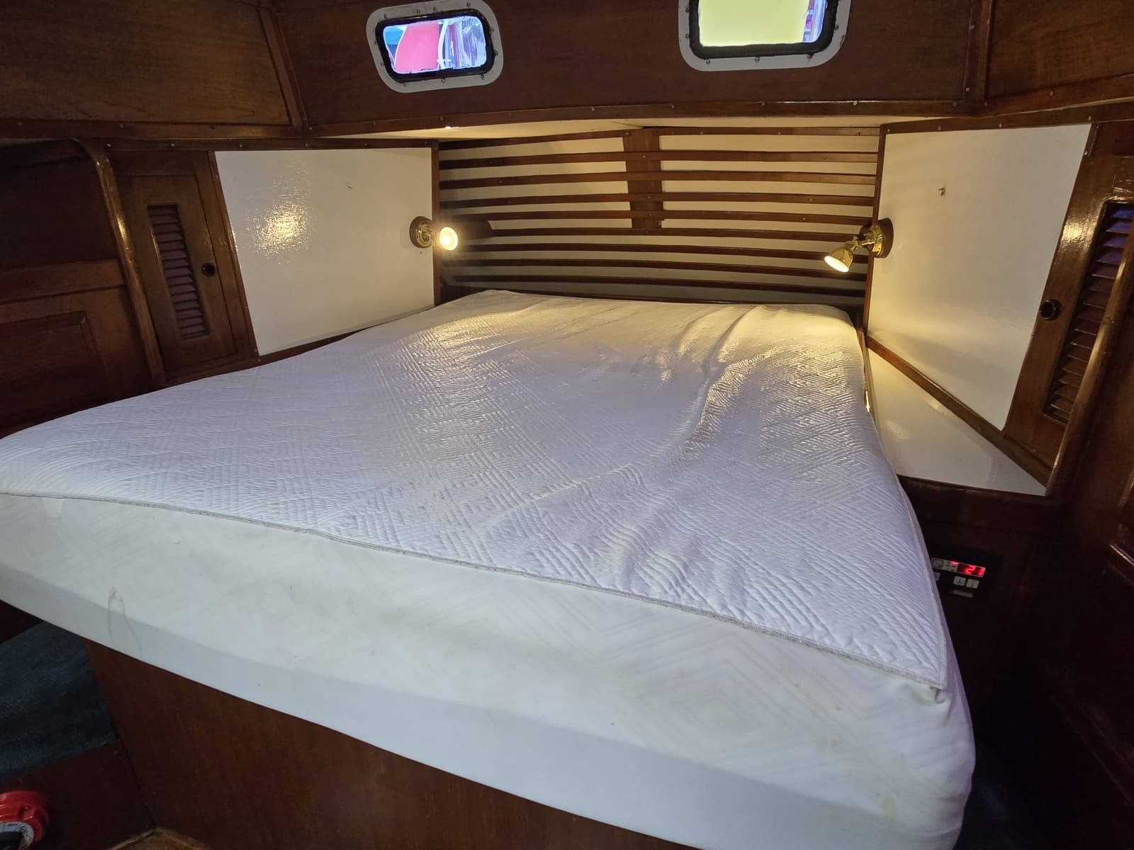 1985 Endeavour 42 CC - Photo 50