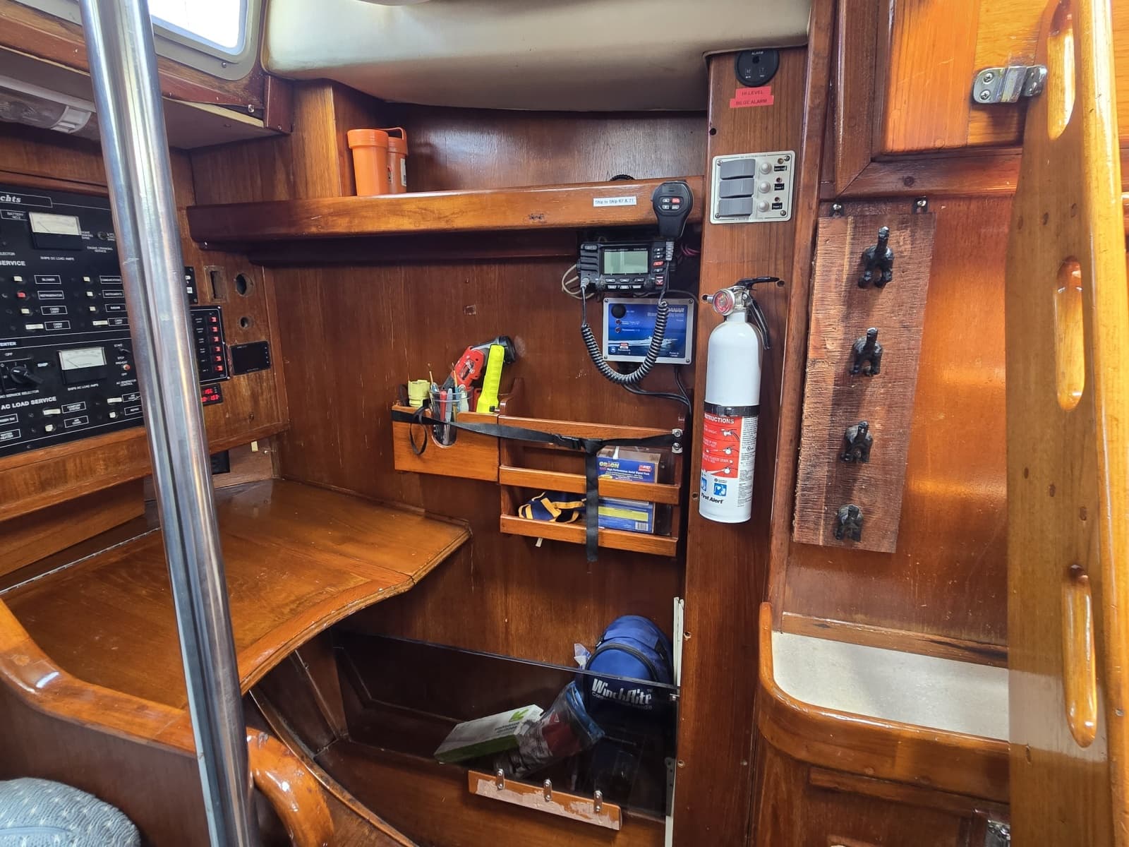 1985 Endeavour 42 CC - Photo 42